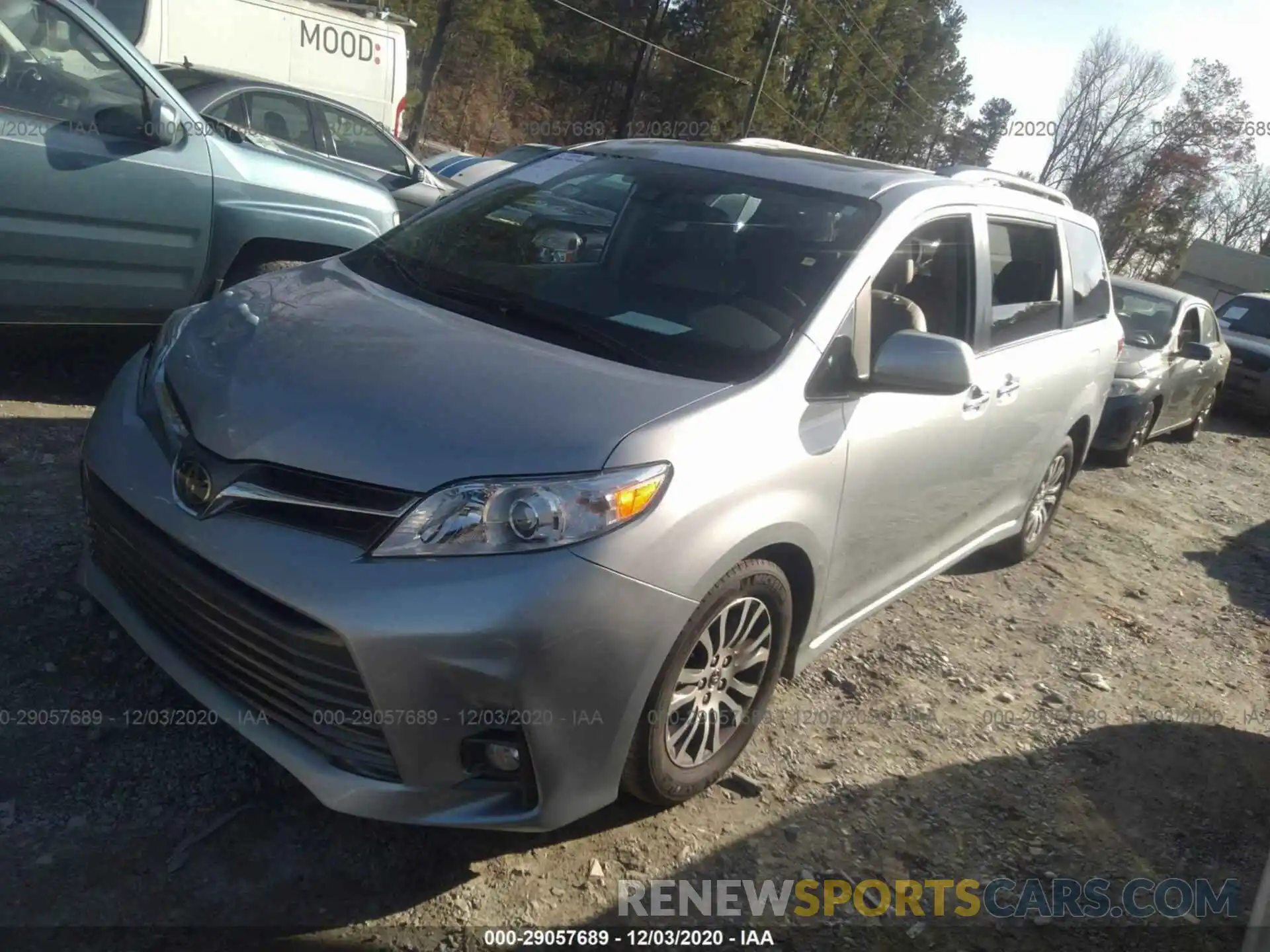 2 Photograph of a damaged car 5TDYZ3DC5LS044608 TOYOTA SIENNA 2020