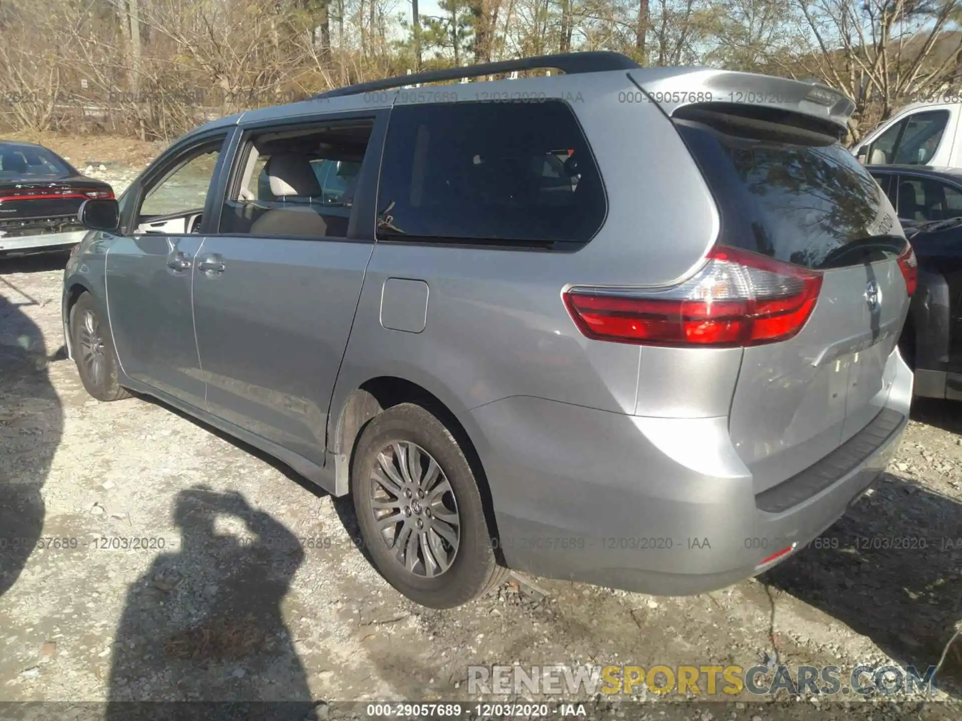 3 Photograph of a damaged car 5TDYZ3DC5LS044608 TOYOTA SIENNA 2020