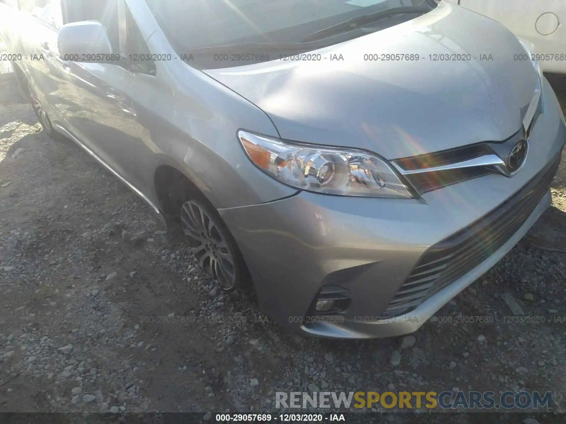 6 Photograph of a damaged car 5TDYZ3DC5LS044608 TOYOTA SIENNA 2020