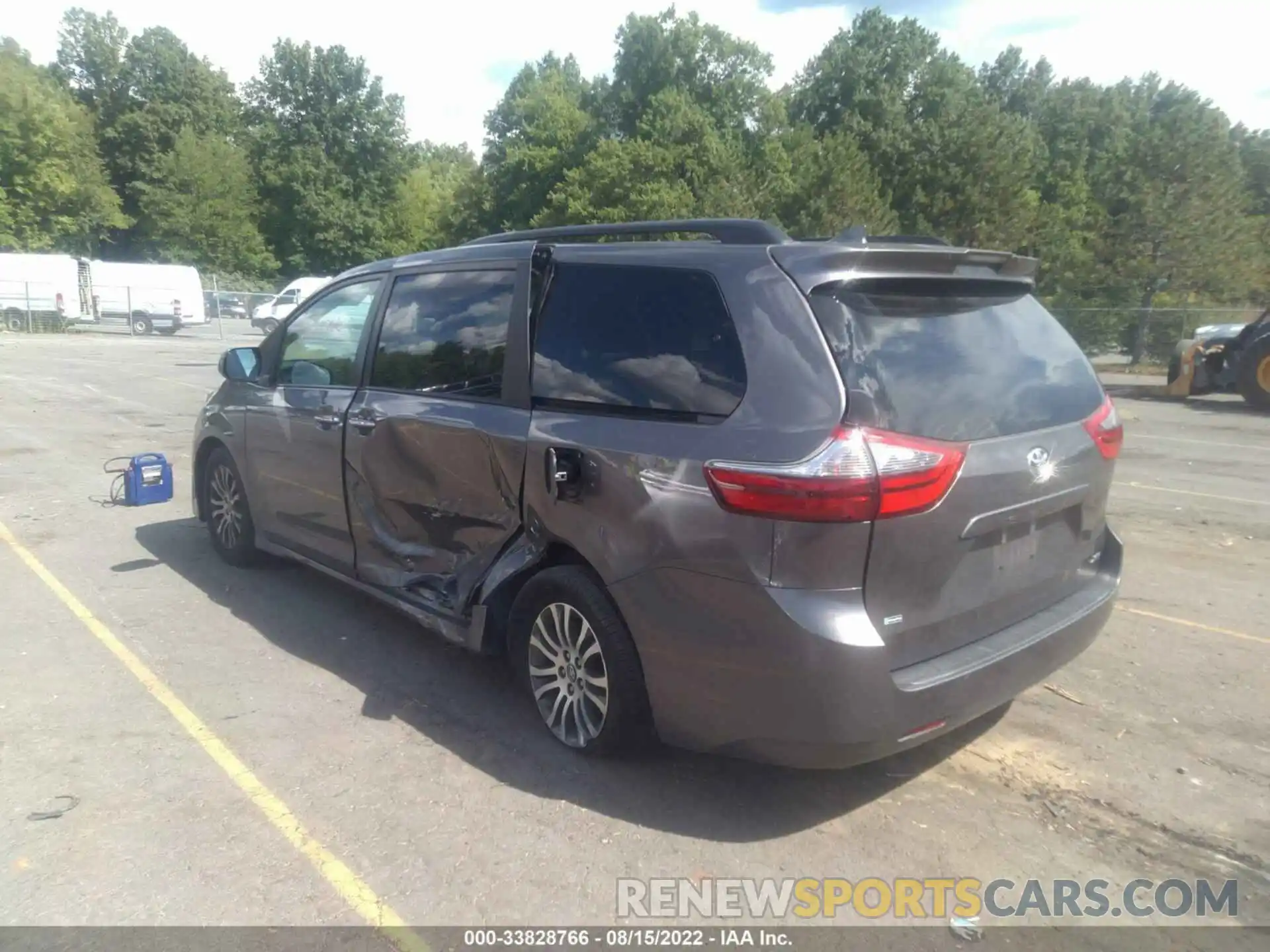 3 Фотография поврежденного автомобиля 5TDYZ3DC5LS044947 TOYOTA SIENNA 2020