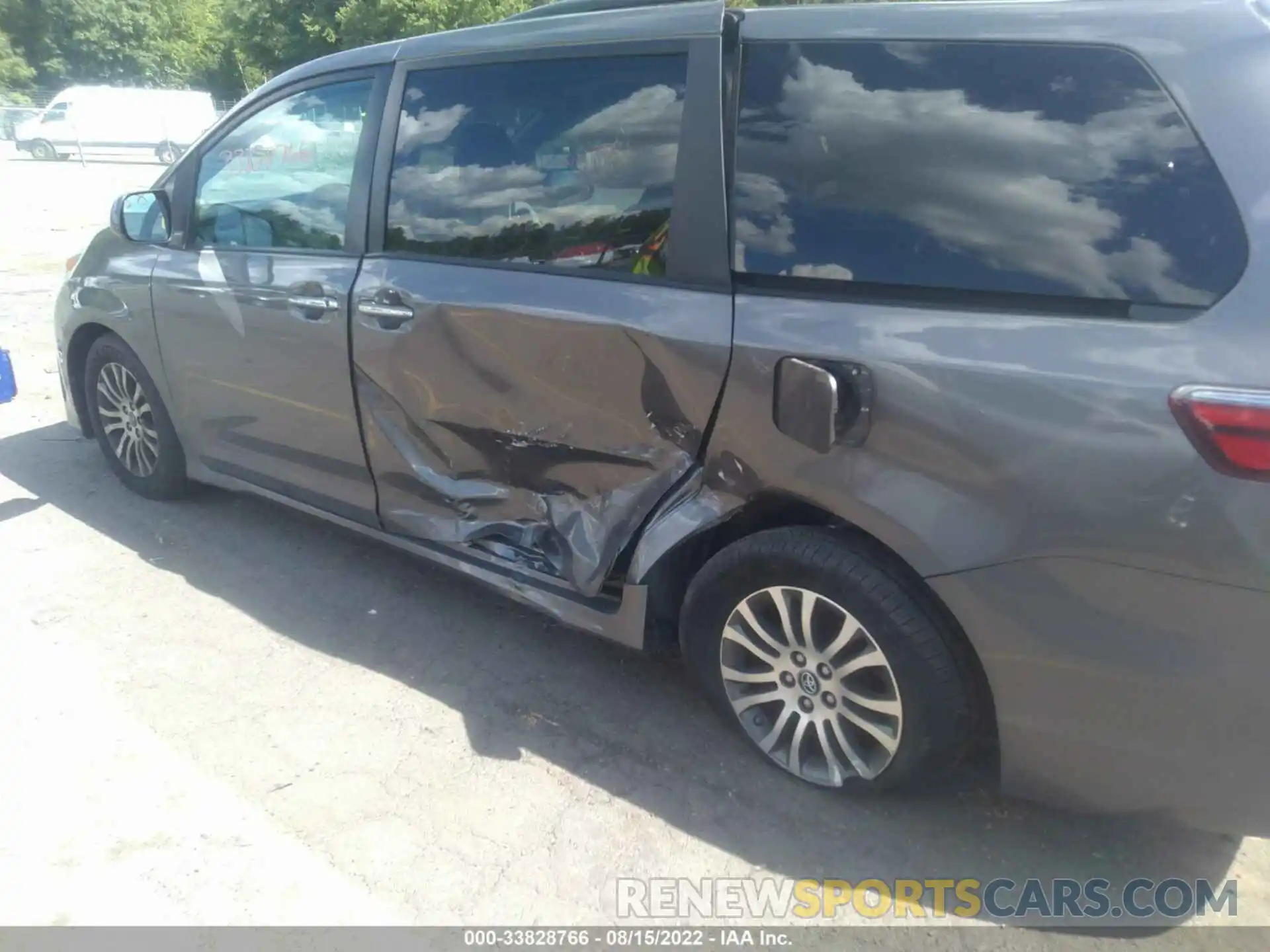 6 Фотография поврежденного автомобиля 5TDYZ3DC5LS044947 TOYOTA SIENNA 2020