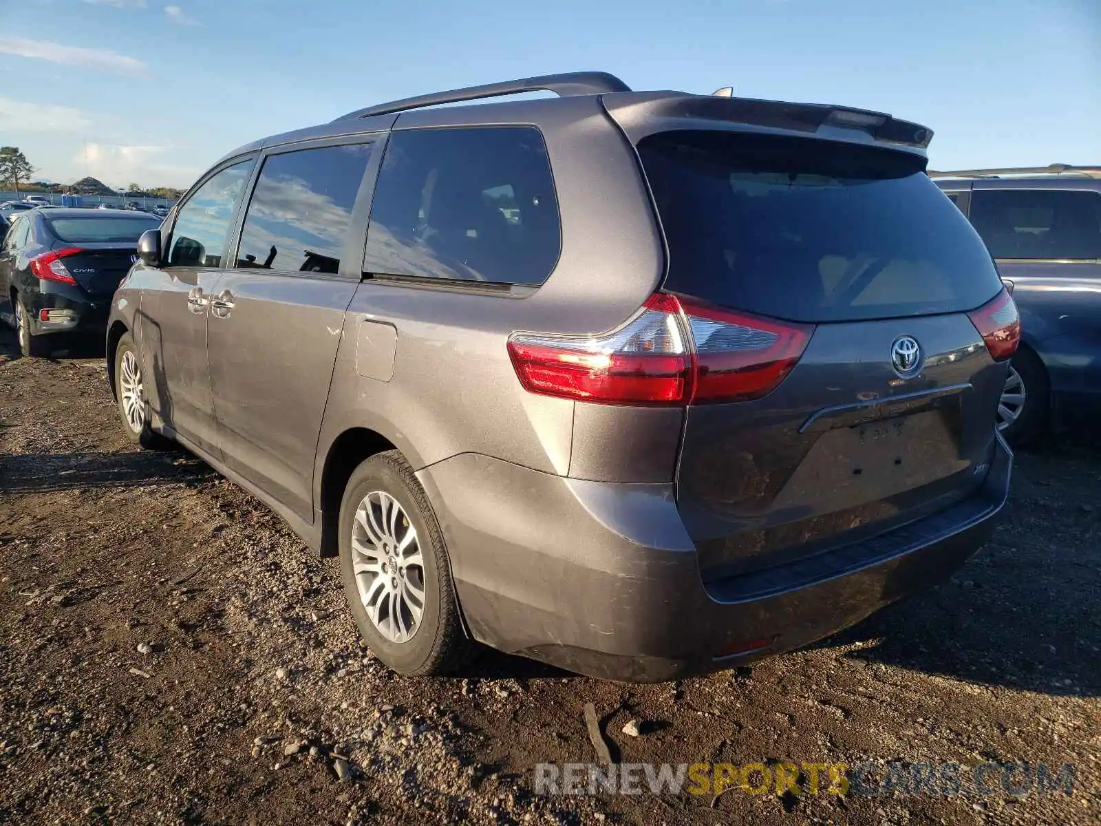 3 Photograph of a damaged car 5TDYZ3DC5LS046245 TOYOTA SIENNA 2020