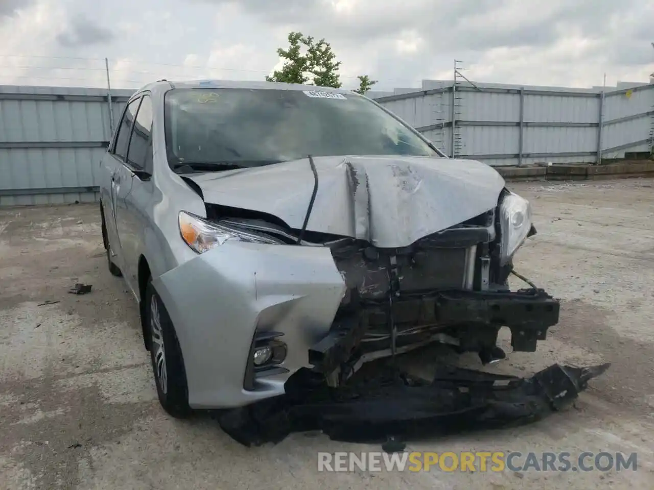 9 Photograph of a damaged car 5TDYZ3DC5LS046763 TOYOTA SIENNA 2020