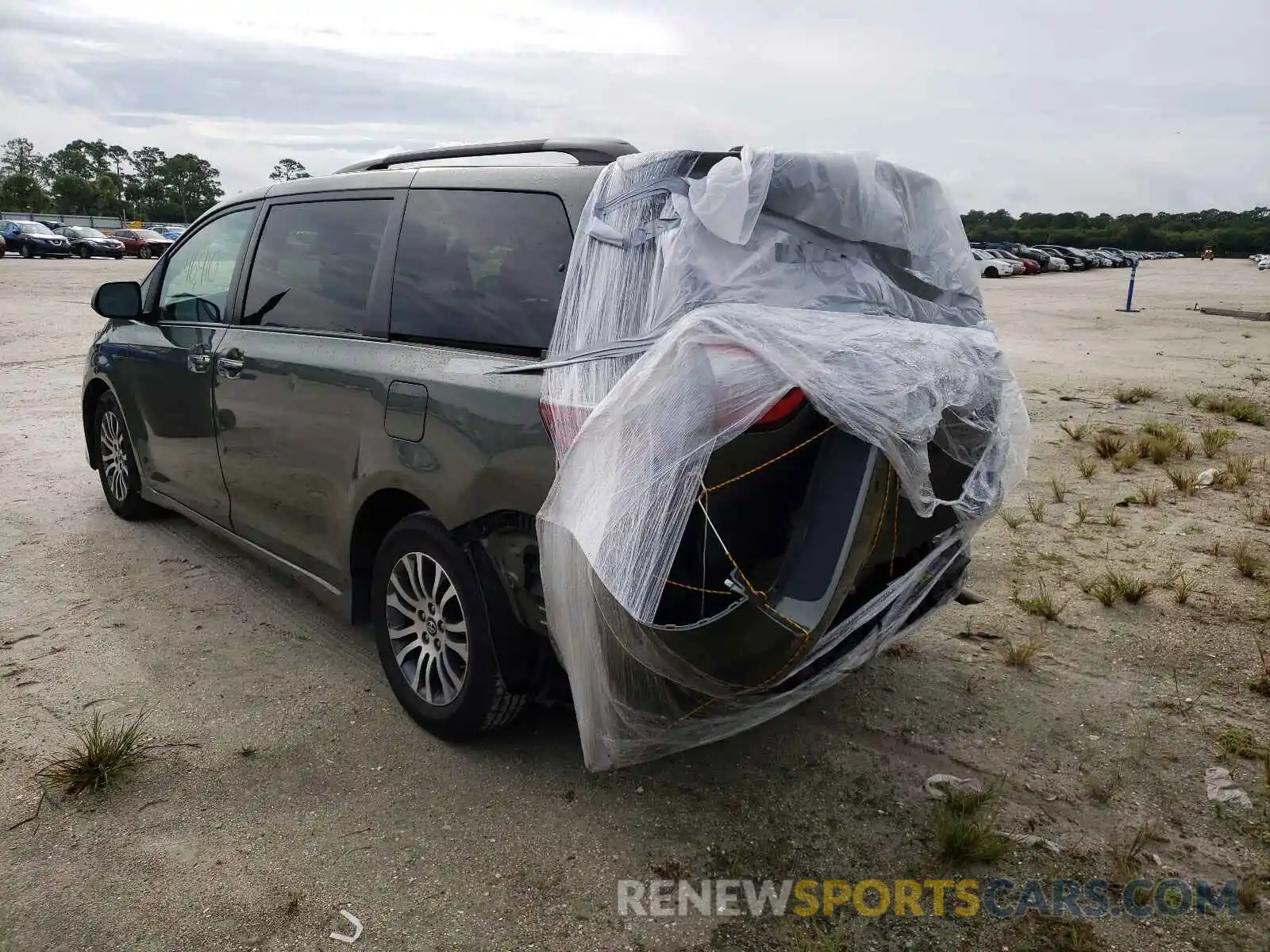 3 Photograph of a damaged car 5TDYZ3DC5LS047959 TOYOTA SIENNA 2020