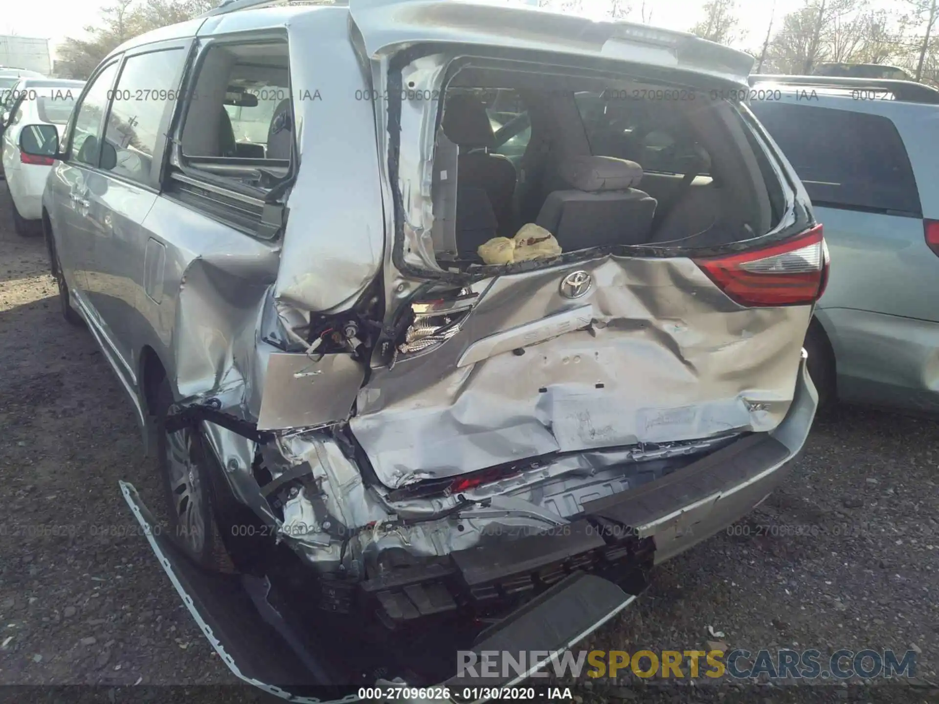 6 Photograph of a damaged car 5TDYZ3DC5LS052451 TOYOTA SIENNA 2020