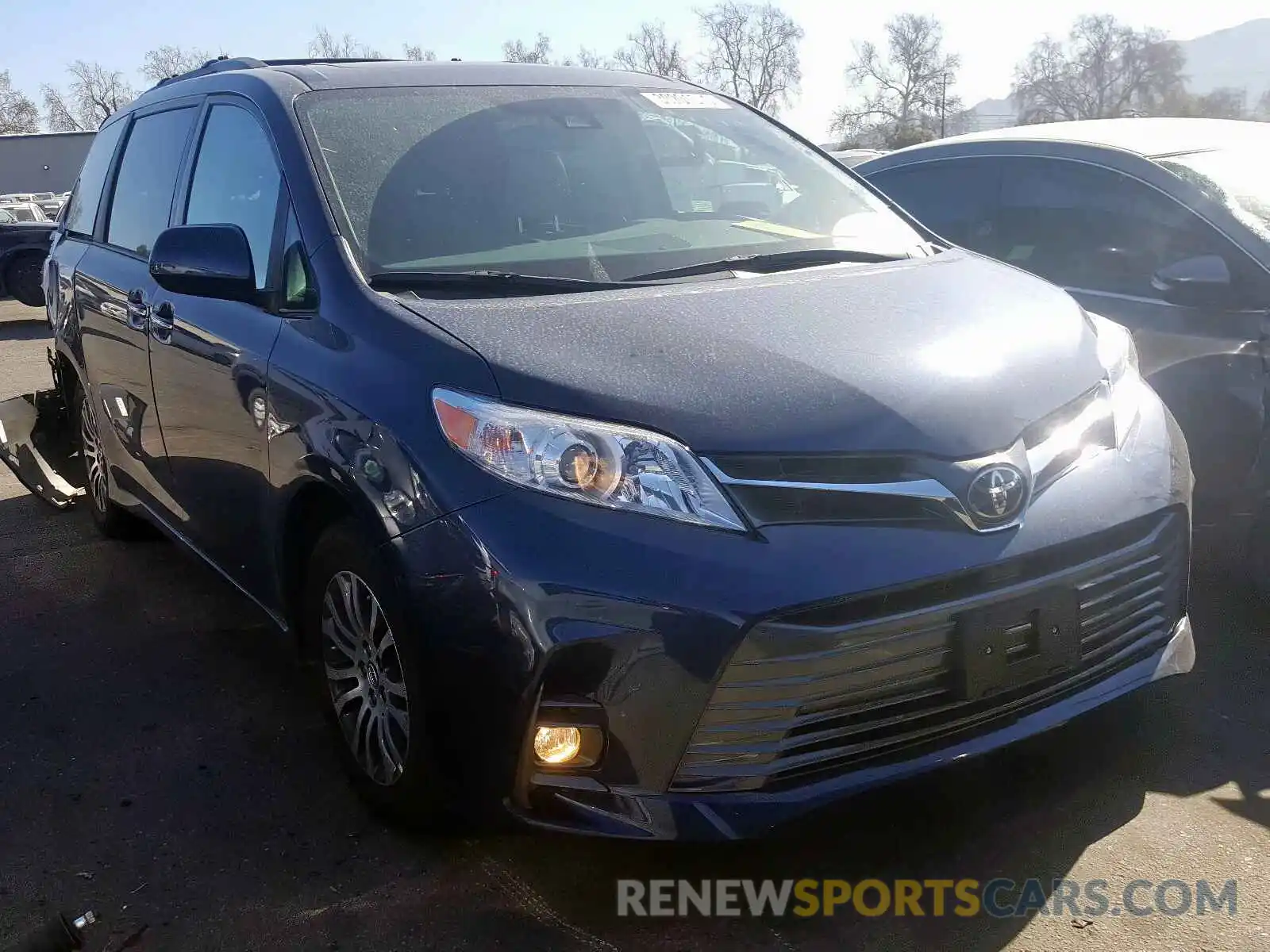 1 Photograph of a damaged car 5TDYZ3DC5LS055141 TOYOTA SIENNA 2020