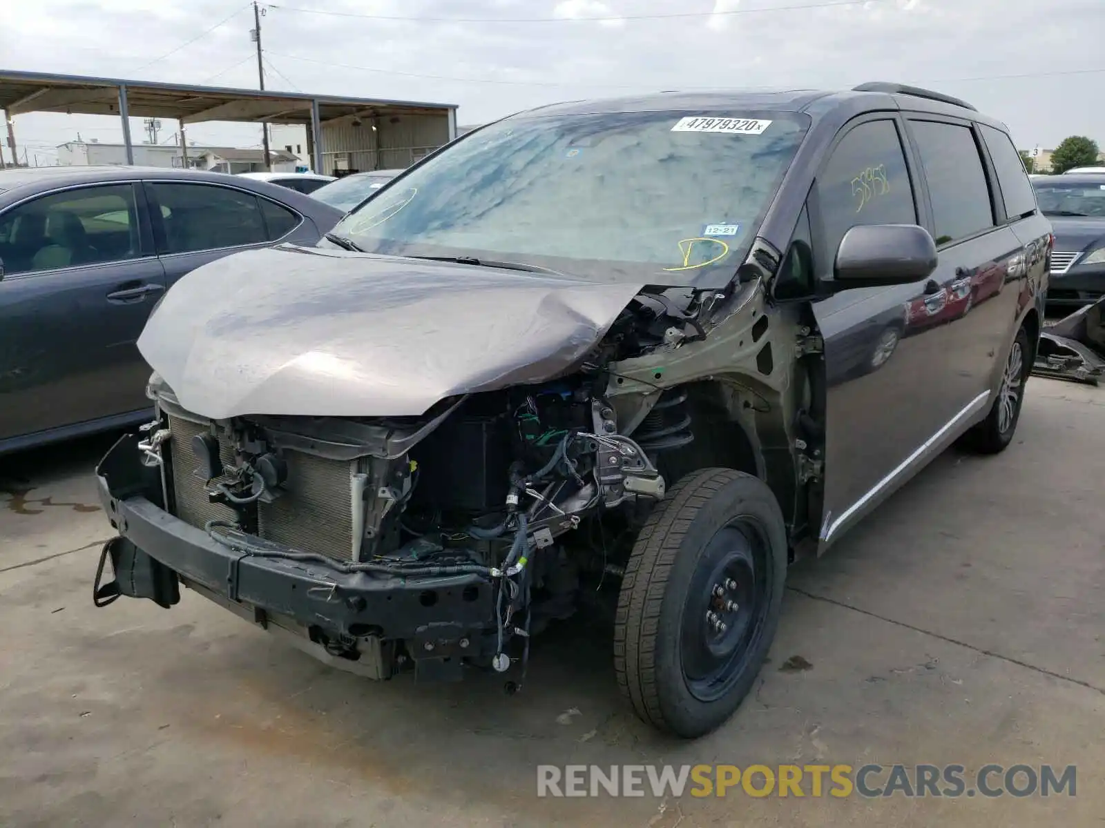 2 Photograph of a damaged car 5TDYZ3DC5LS055804 TOYOTA SIENNA 2020