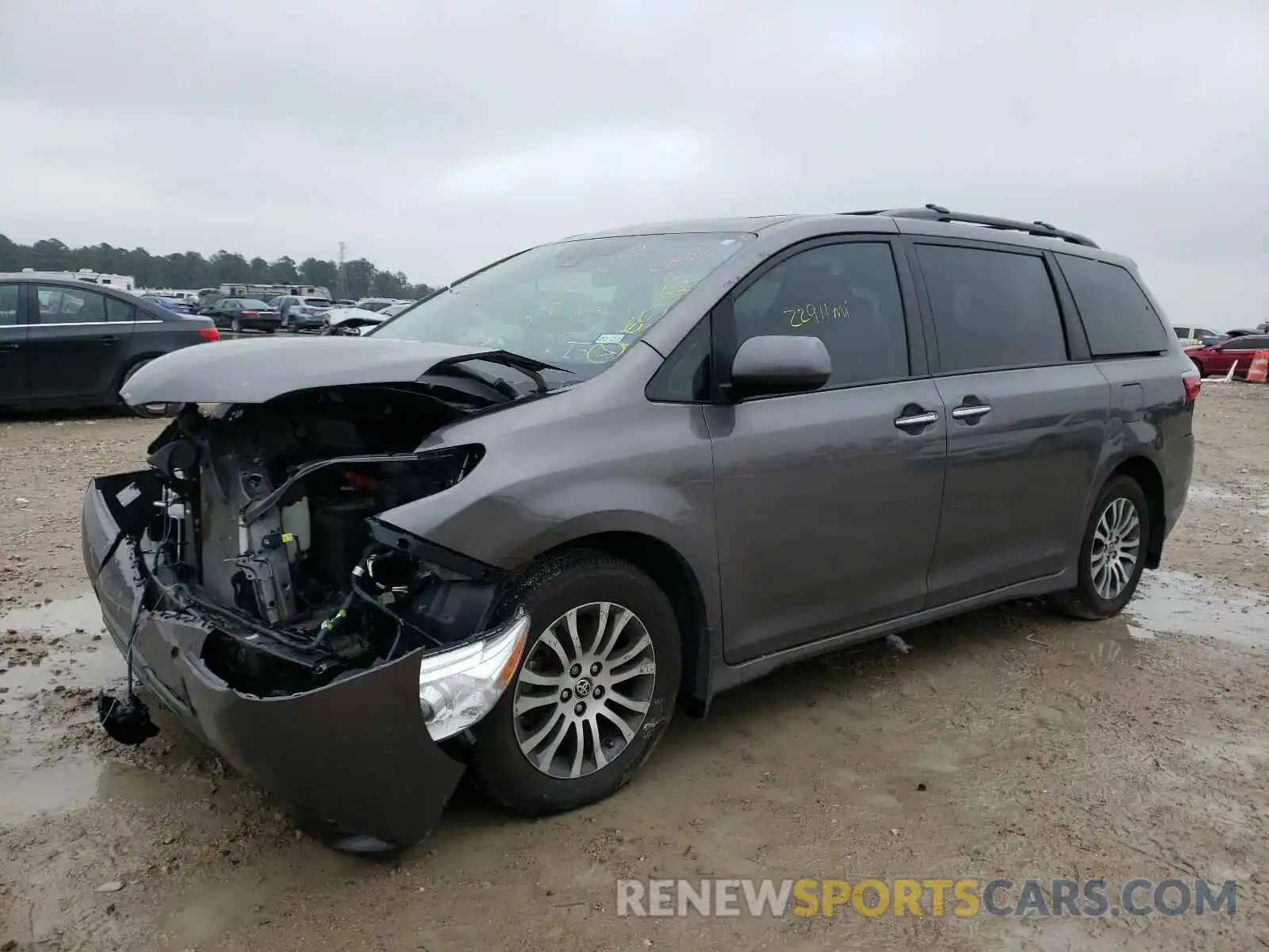 2 Photograph of a damaged car 5TDYZ3DC5LS058301 TOYOTA SIENNA 2020