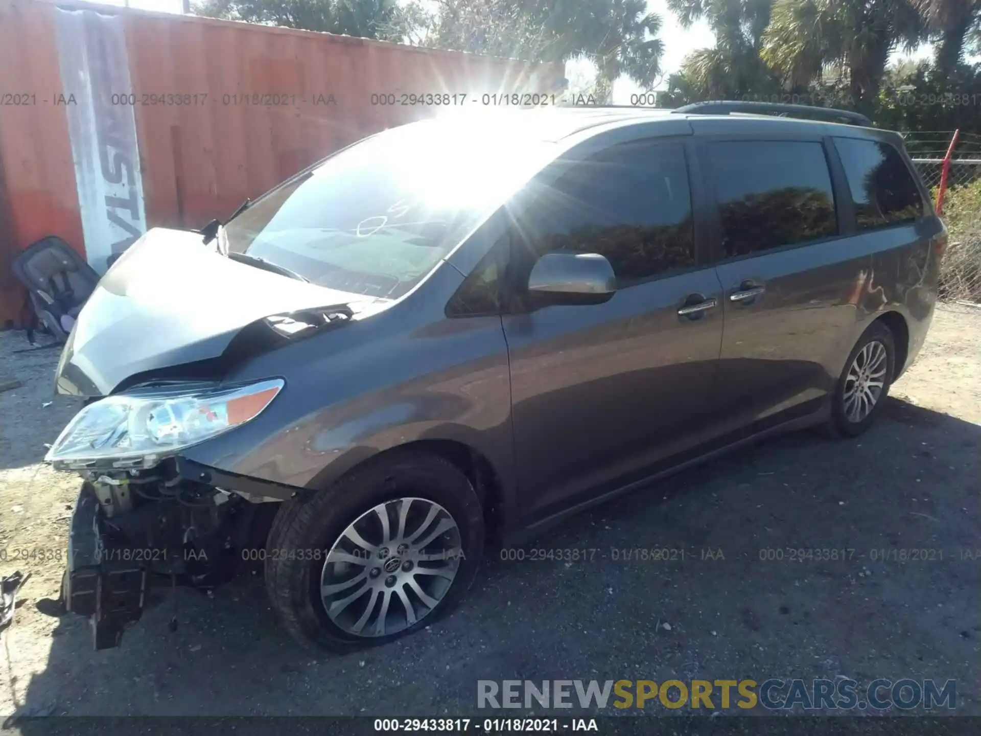 2 Photograph of a damaged car 5TDYZ3DC5LS058458 TOYOTA SIENNA 2020