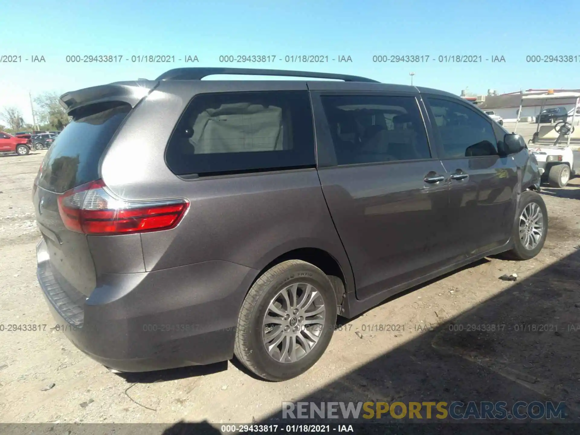 4 Photograph of a damaged car 5TDYZ3DC5LS058458 TOYOTA SIENNA 2020