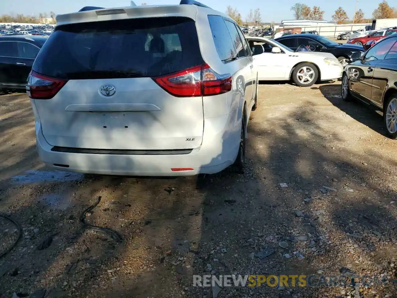 4 Photograph of a damaged car 5TDYZ3DC5LS059416 TOYOTA SIENNA 2020