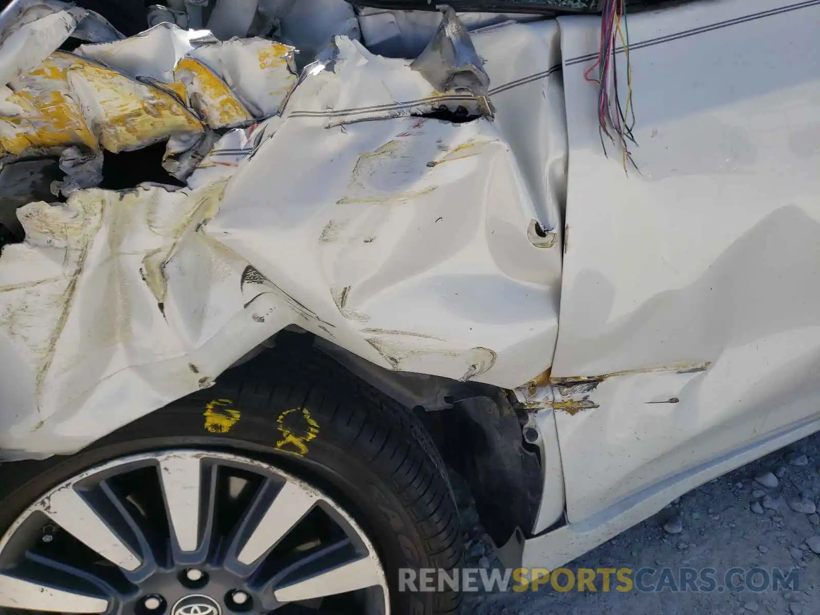 10 Photograph of a damaged car 5TDYZ3DC5LS061330 TOYOTA SIENNA 2020