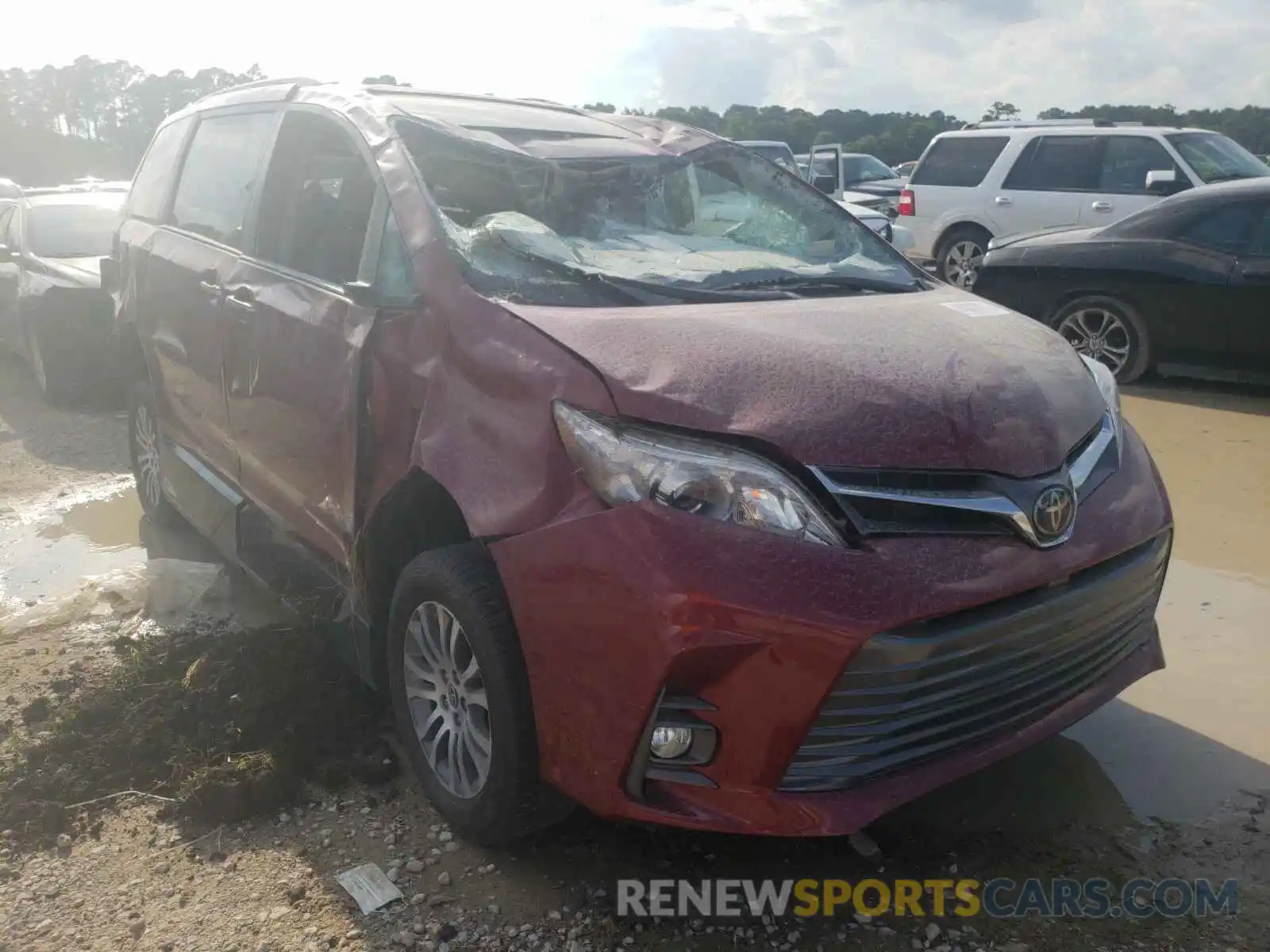 1 Photograph of a damaged car 5TDYZ3DC5LS064017 TOYOTA SIENNA 2020