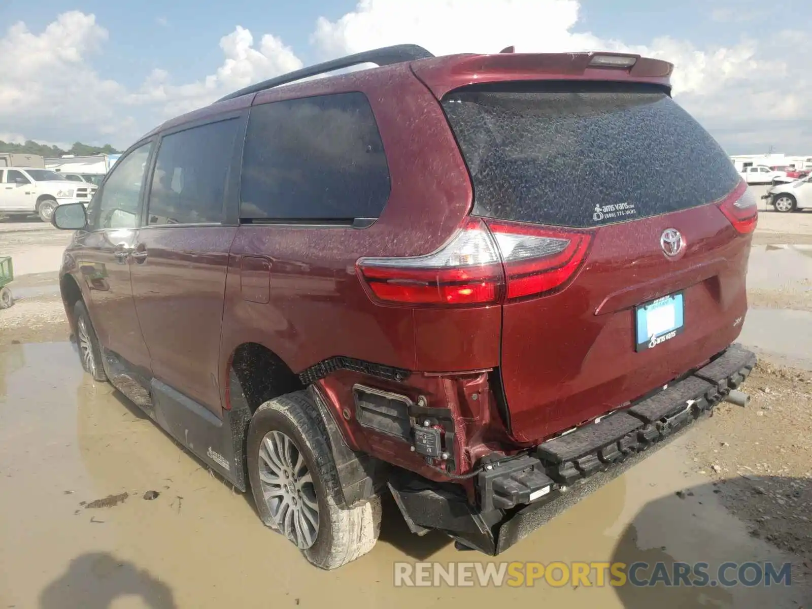 3 Photograph of a damaged car 5TDYZ3DC5LS064017 TOYOTA SIENNA 2020