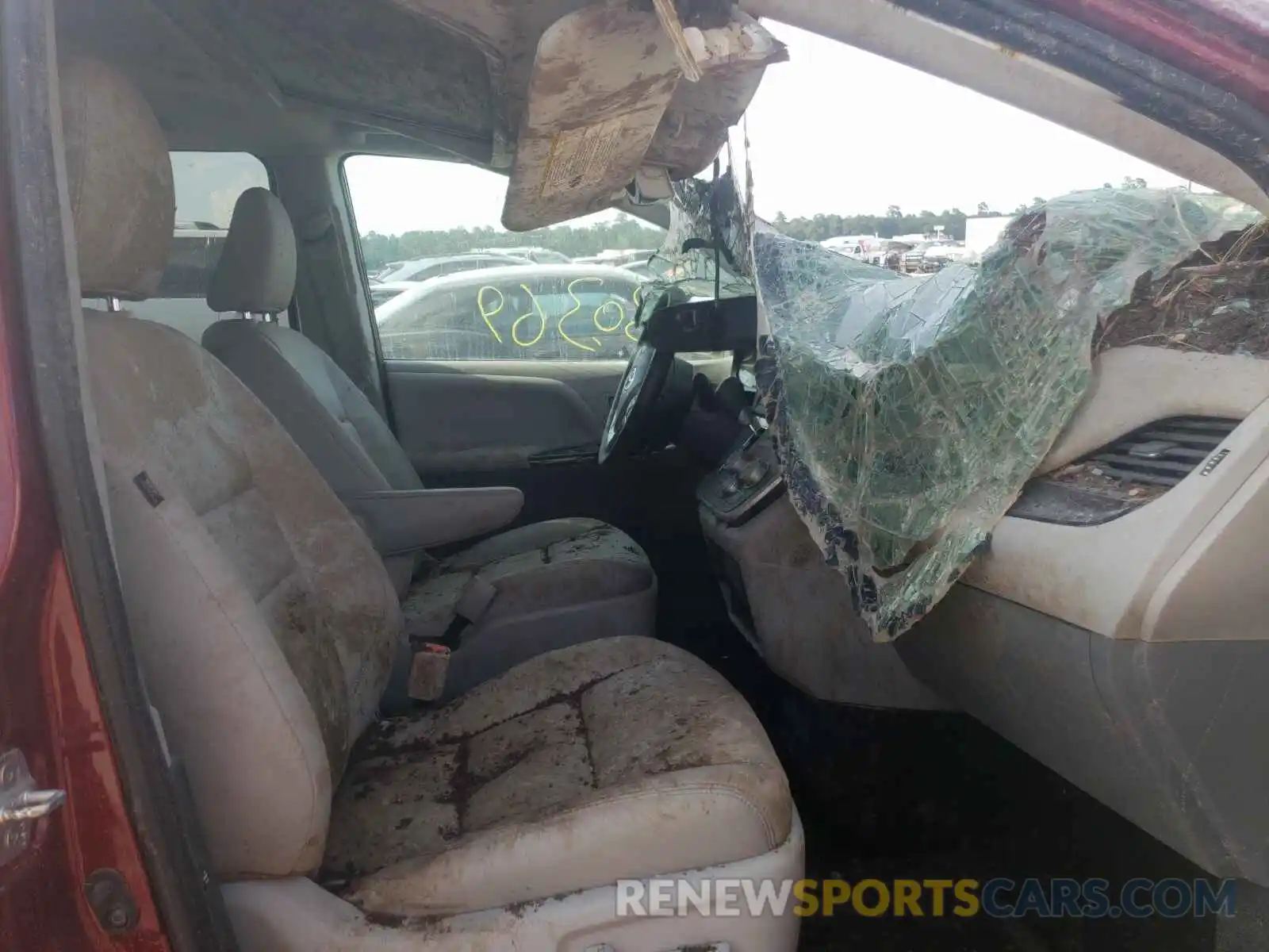 5 Photograph of a damaged car 5TDYZ3DC5LS064017 TOYOTA SIENNA 2020