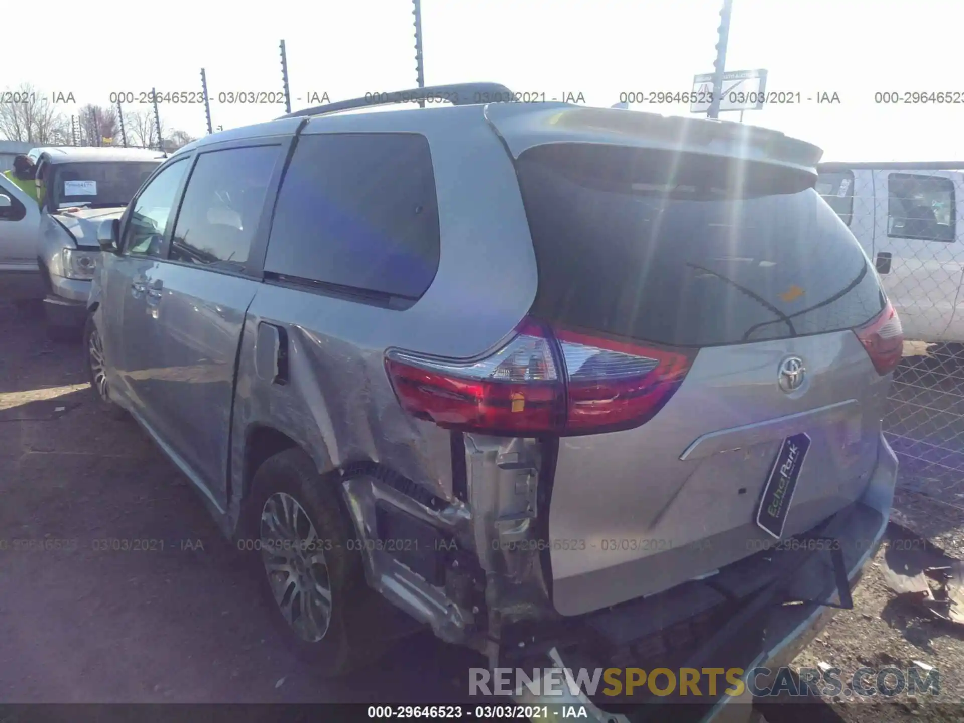 3 Photograph of a damaged car 5TDYZ3DC5LS064762 TOYOTA SIENNA 2020