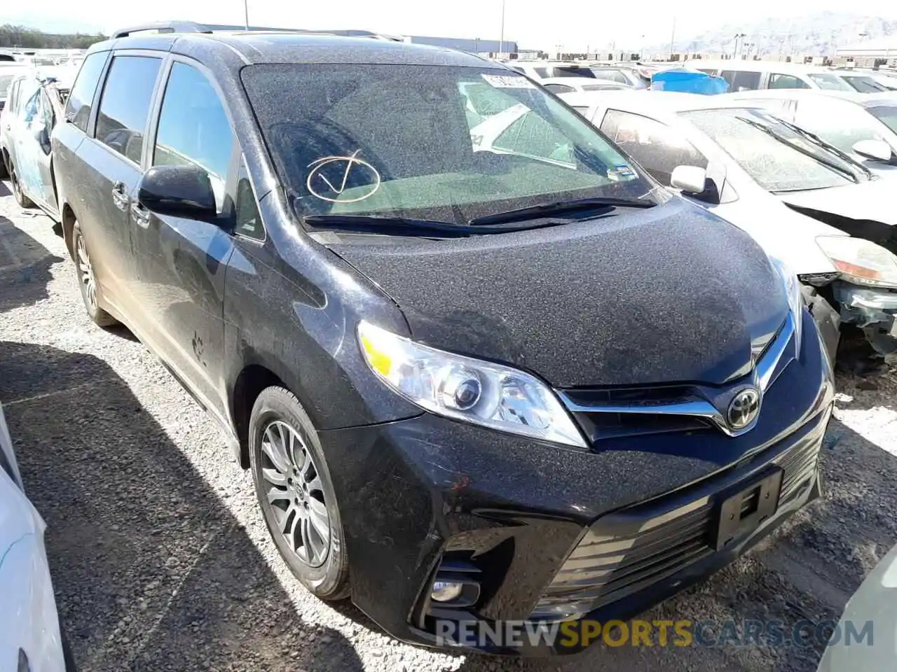 1 Photograph of a damaged car 5TDYZ3DC5LS067970 TOYOTA SIENNA 2020