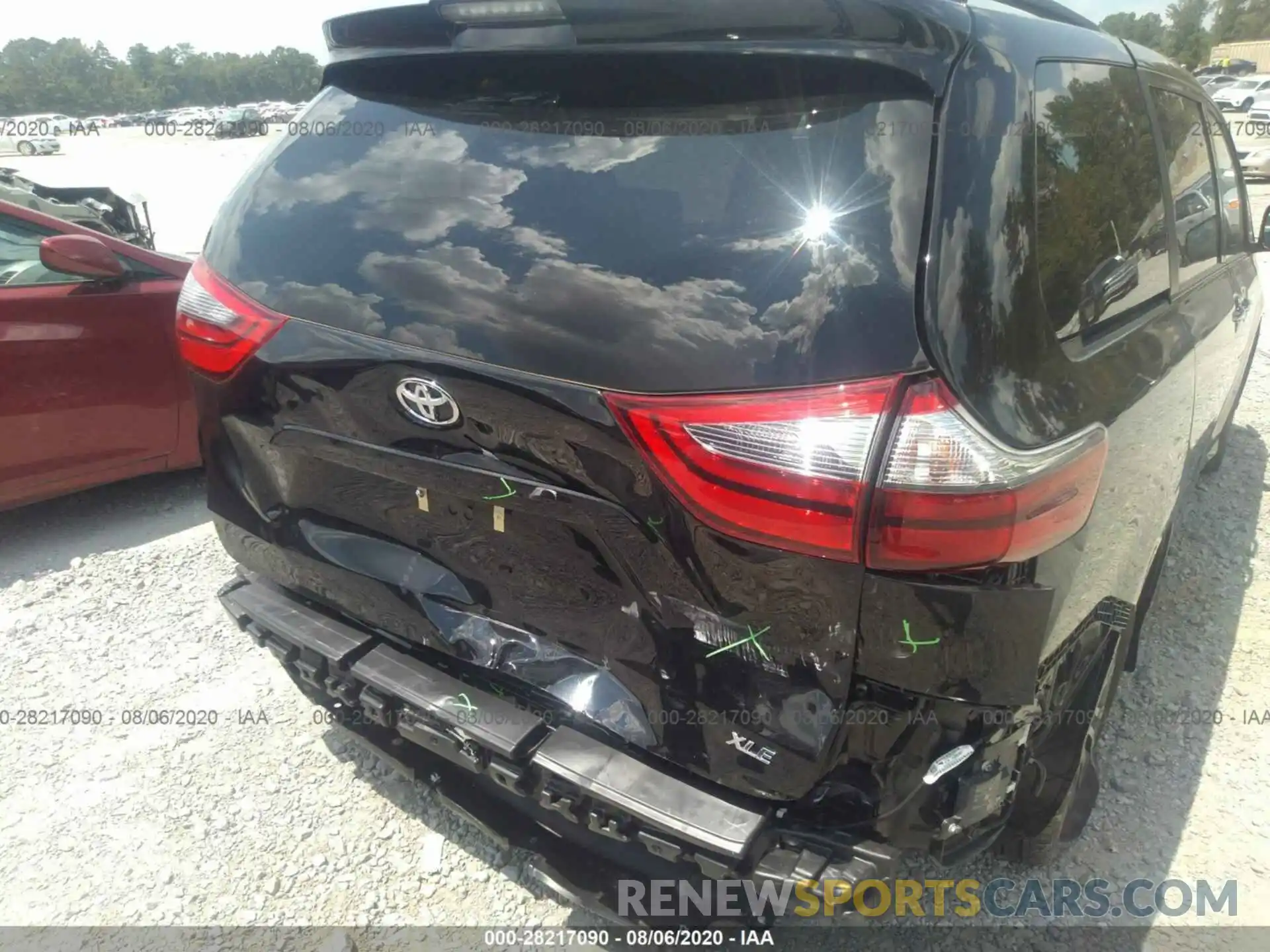 6 Photograph of a damaged car 5TDYZ3DC5LS069556 TOYOTA SIENNA 2020