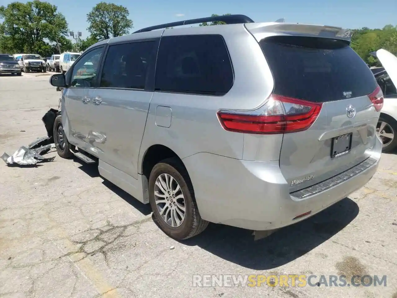 3 Photograph of a damaged car 5TDYZ3DC5LS072912 TOYOTA SIENNA 2020