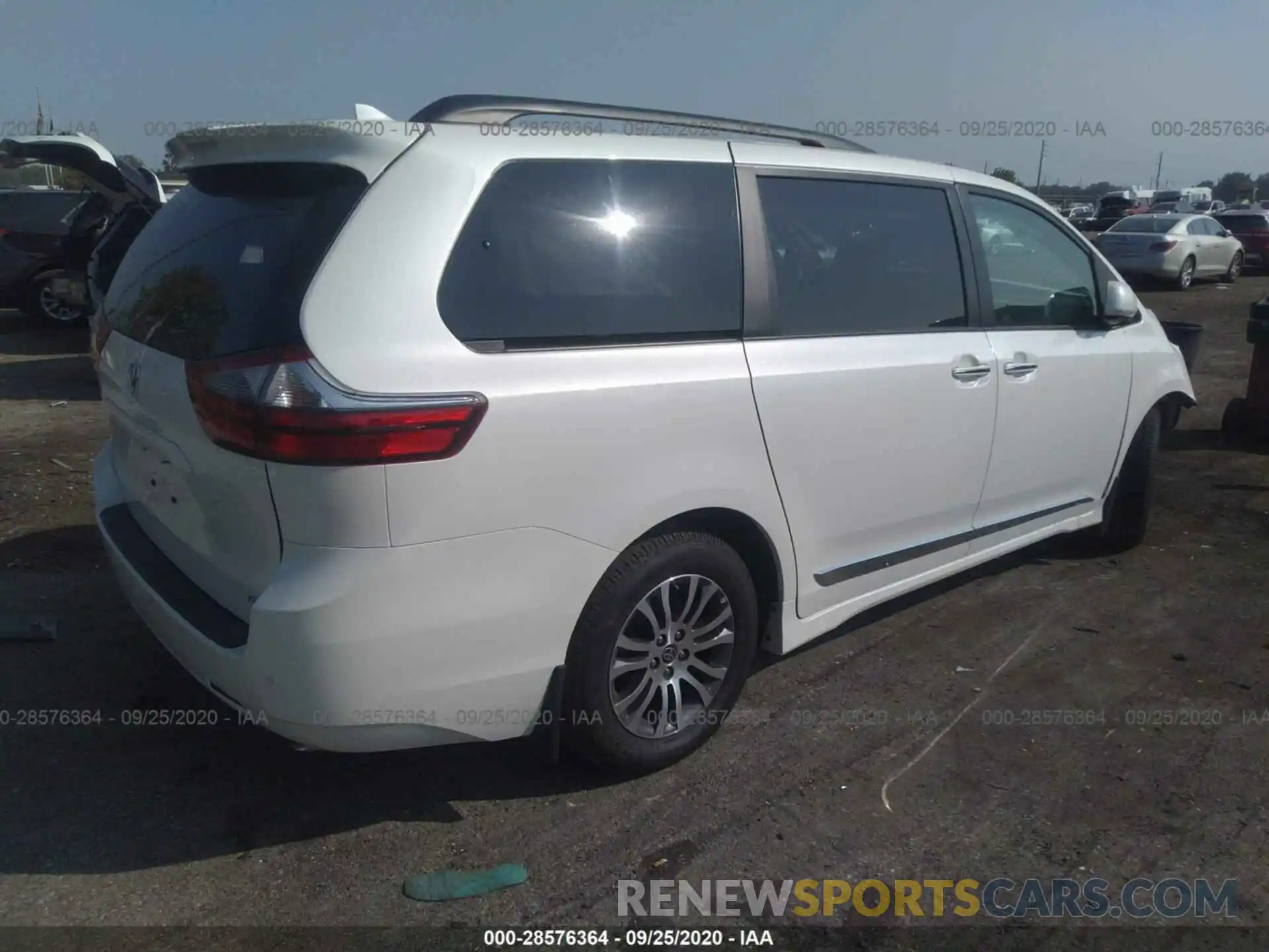 4 Фотография поврежденного автомобиля 5TDYZ3DC5LS077253 TOYOTA SIENNA 2020