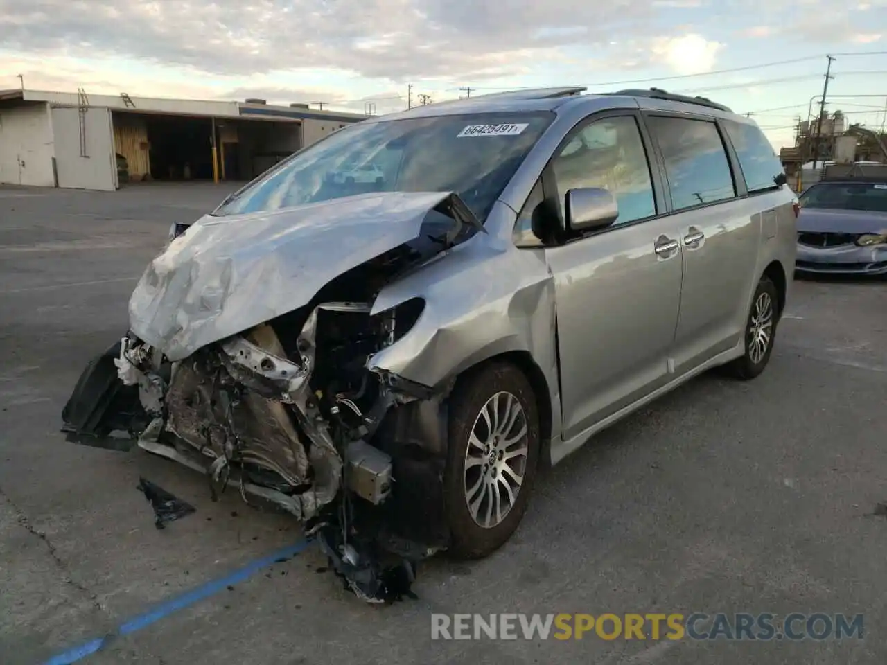 2 Photograph of a damaged car 5TDYZ3DC5LS078659 TOYOTA SIENNA 2020