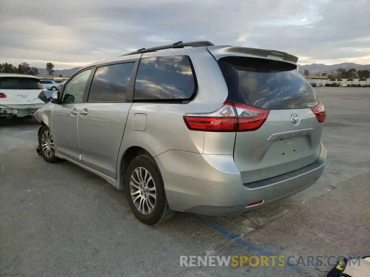 3 Photograph of a damaged car 5TDYZ3DC5LS078659 TOYOTA SIENNA 2020