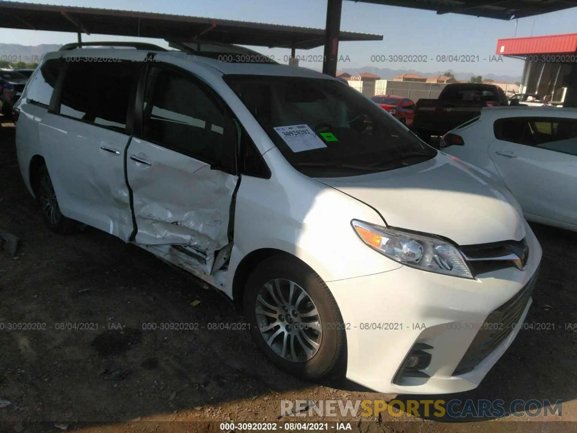 1 Photograph of a damaged car 5TDYZ3DC5LS086888 TOYOTA SIENNA 2020