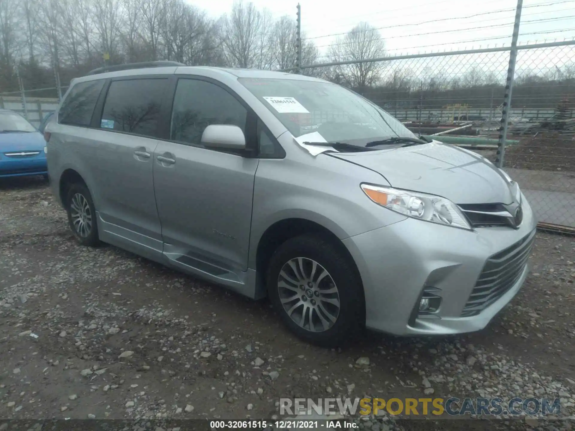 1 Photograph of a damaged car 5TDYZ3DC6LS029793 TOYOTA SIENNA 2020