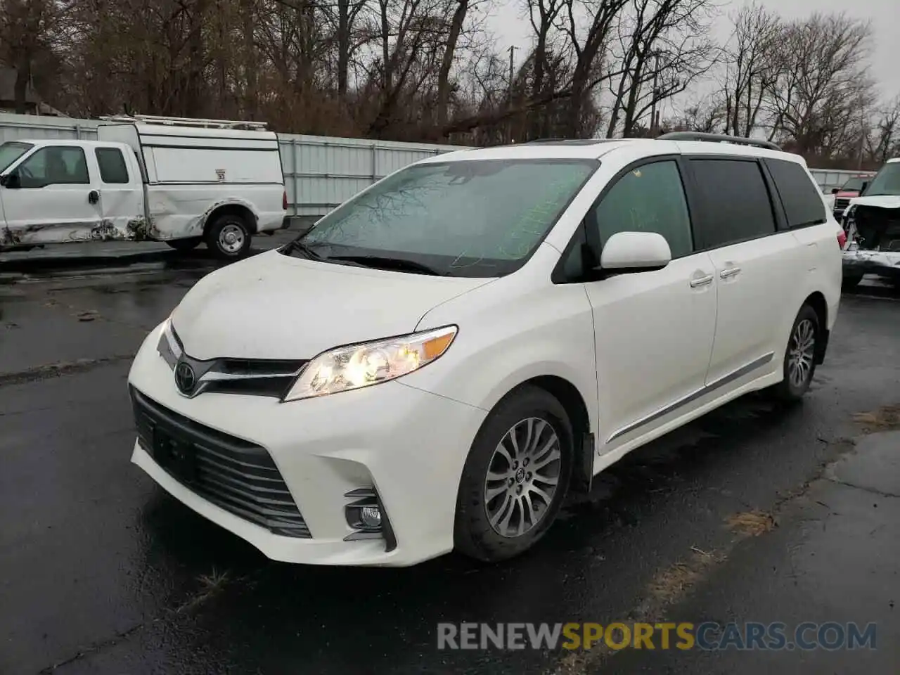 2 Photograph of a damaged car 5TDYZ3DC6LS030412 TOYOTA SIENNA 2020