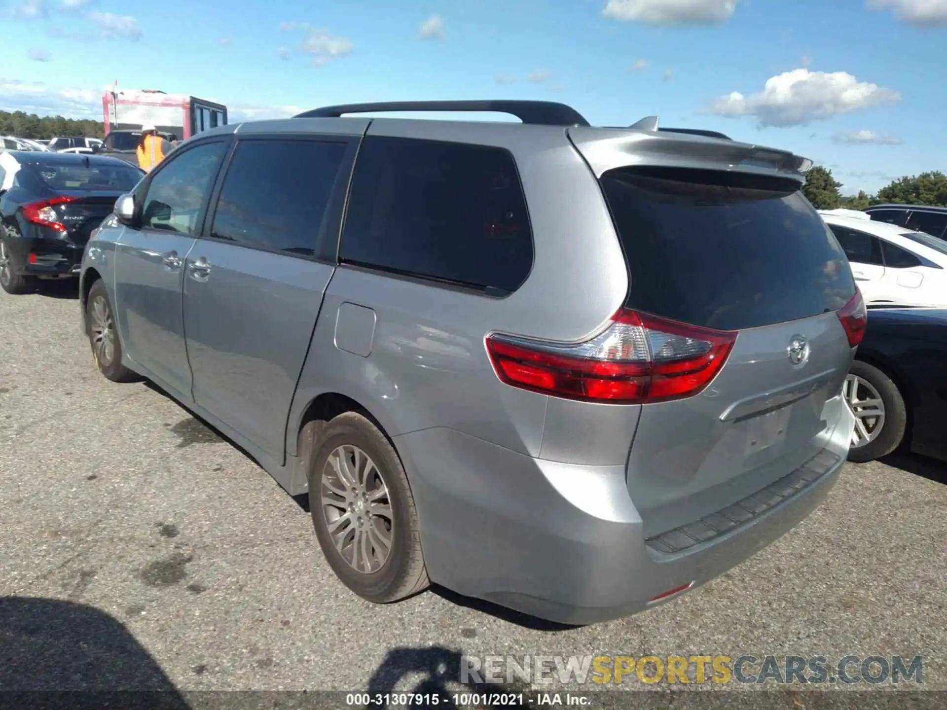 3 Фотография поврежденного автомобиля 5TDYZ3DC6LS032564 TOYOTA SIENNA 2020