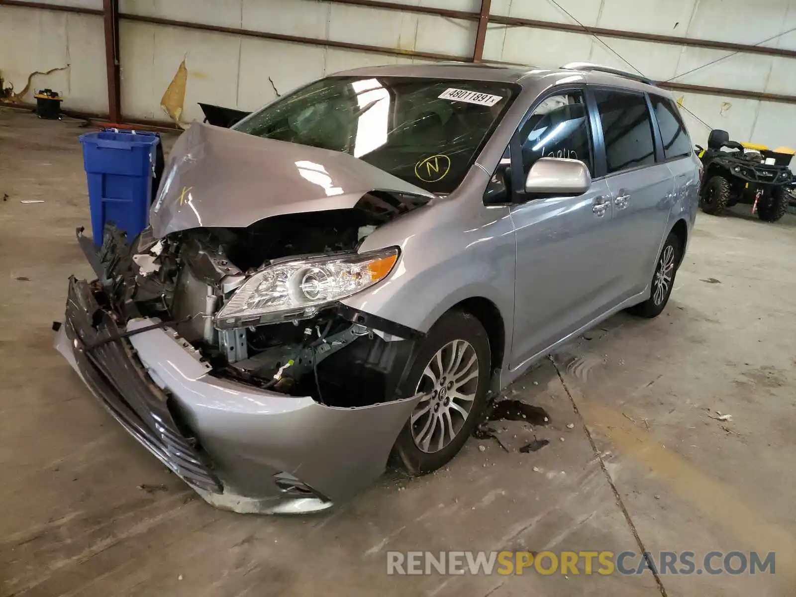 2 Photograph of a damaged car 5TDYZ3DC6LS034248 TOYOTA SIENNA 2020