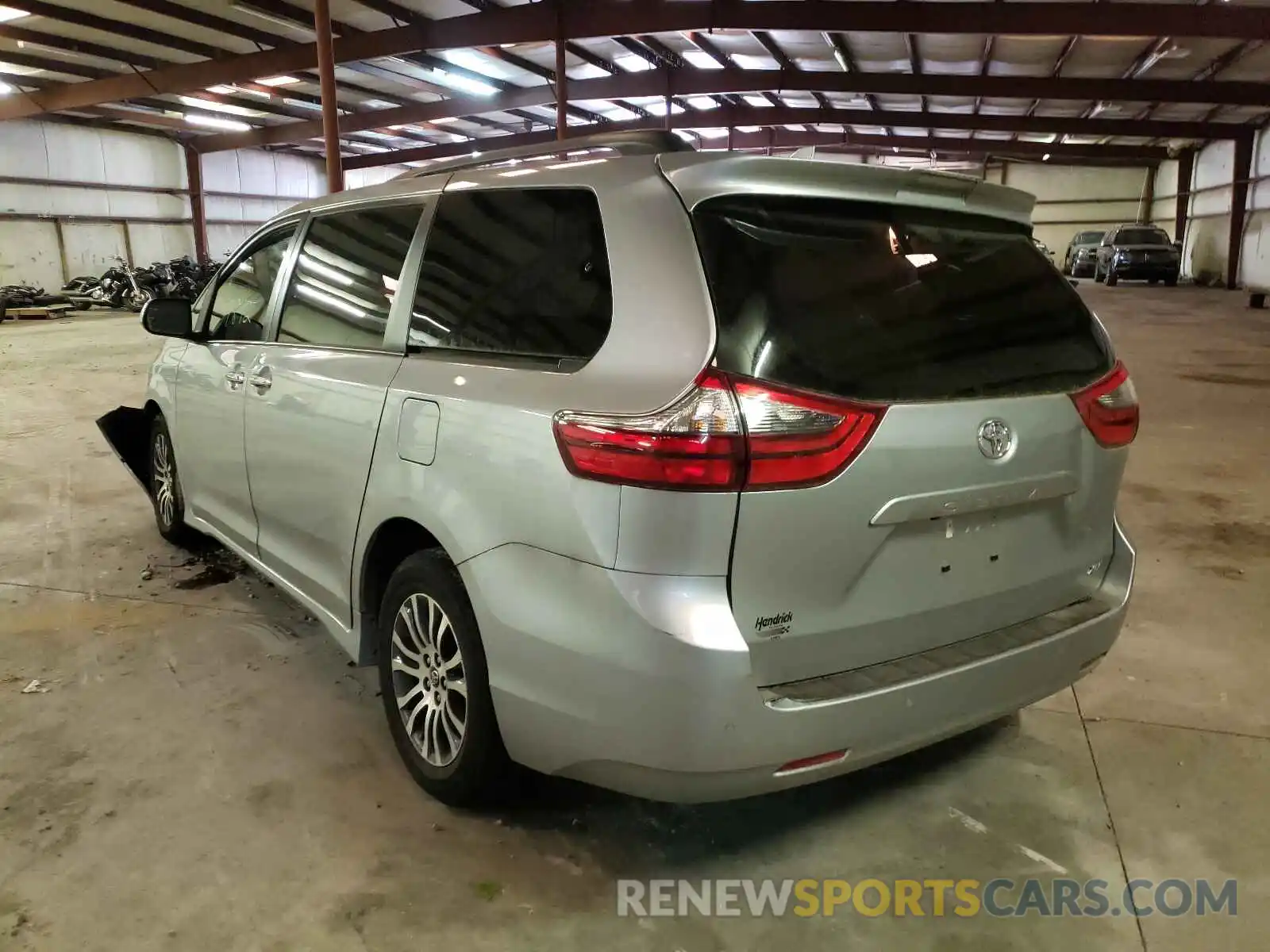 3 Photograph of a damaged car 5TDYZ3DC6LS034248 TOYOTA SIENNA 2020