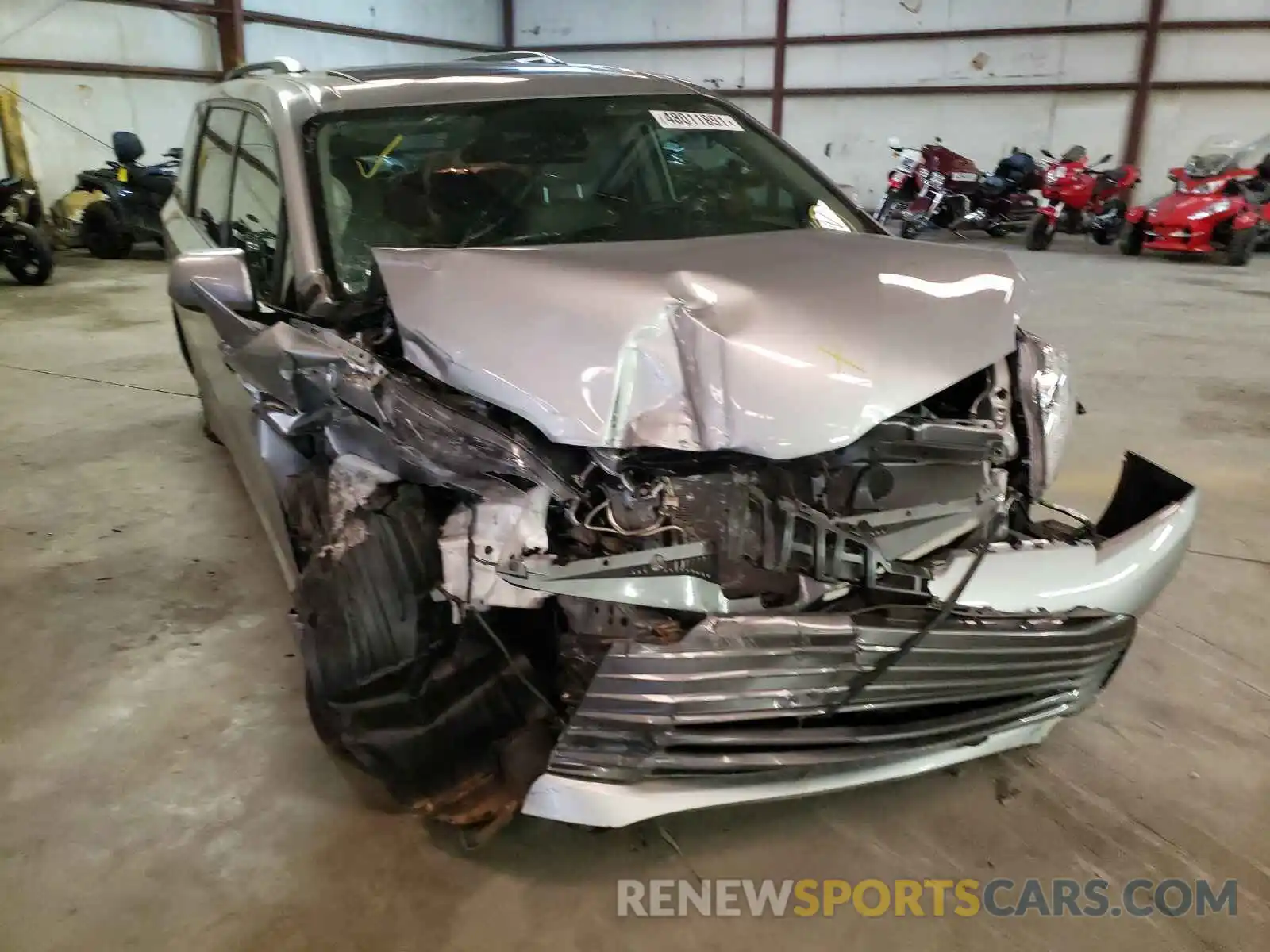 9 Photograph of a damaged car 5TDYZ3DC6LS034248 TOYOTA SIENNA 2020