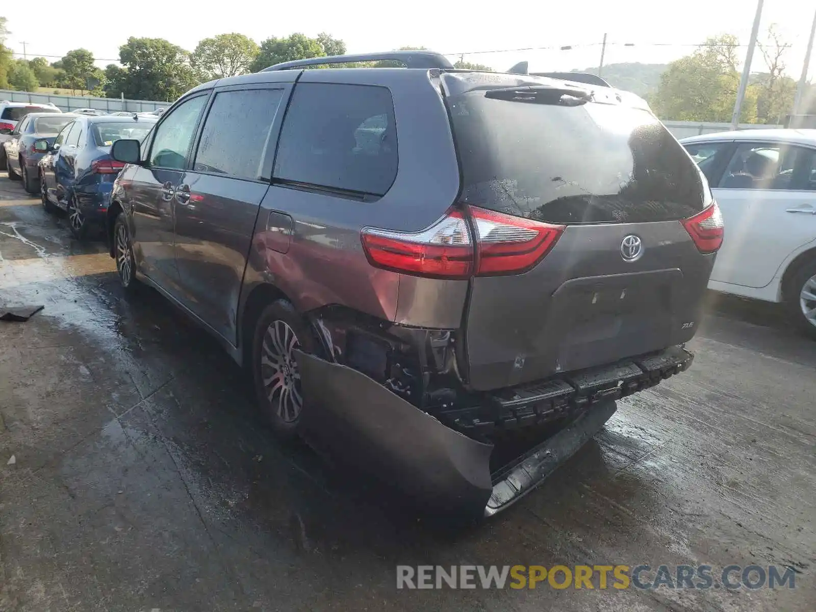 3 Photograph of a damaged car 5TDYZ3DC6LS034413 TOYOTA SIENNA 2020