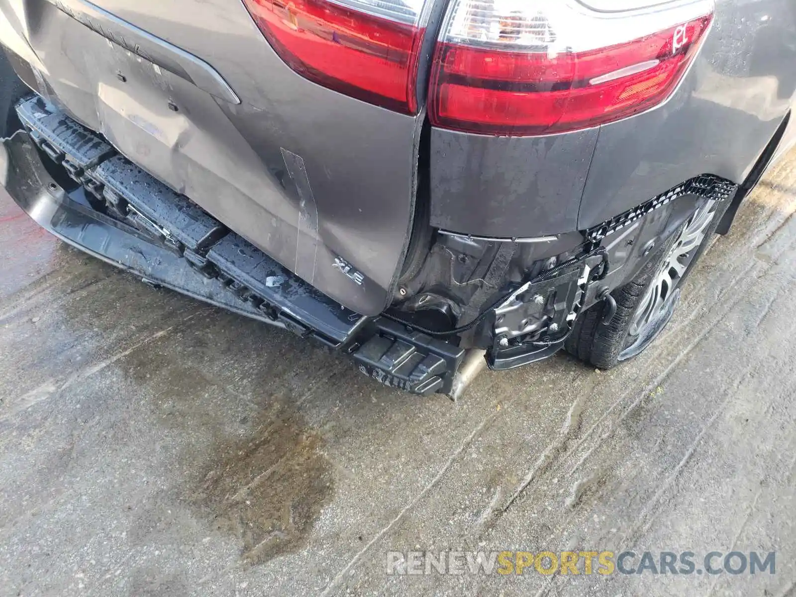 9 Photograph of a damaged car 5TDYZ3DC6LS034413 TOYOTA SIENNA 2020