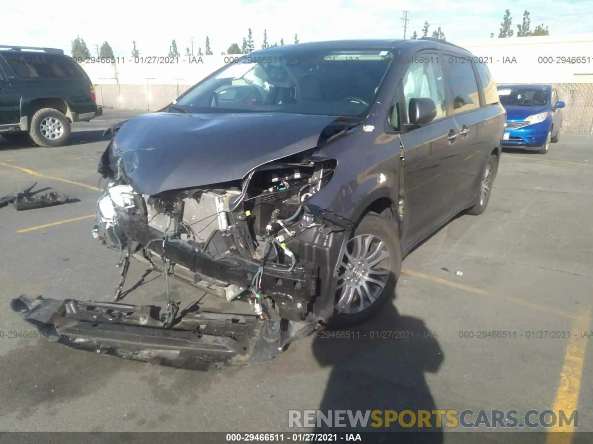 2 Photograph of a damaged car 5TDYZ3DC6LS035433 TOYOTA SIENNA 2020