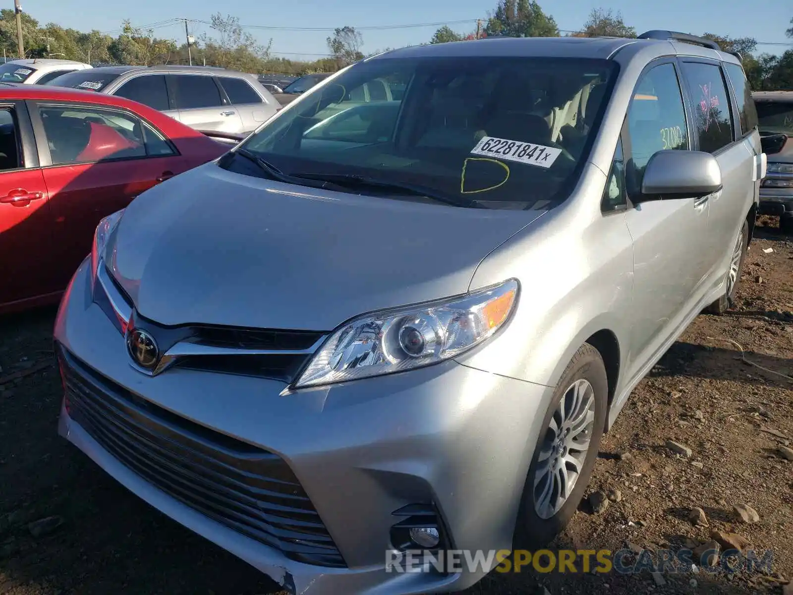 2 Photograph of a damaged car 5TDYZ3DC6LS035951 TOYOTA SIENNA 2020