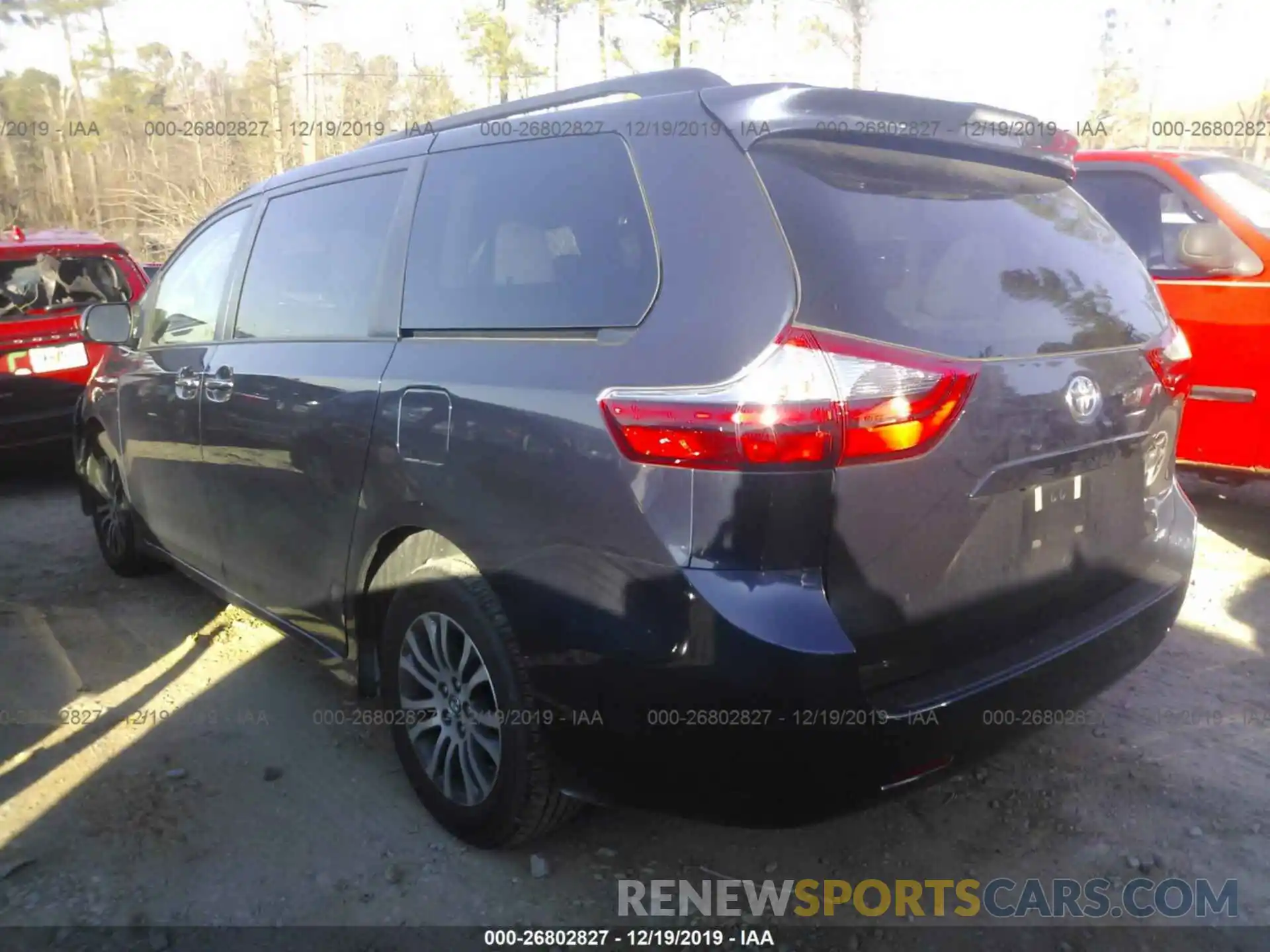 3 Photograph of a damaged car 5TDYZ3DC6LS036730 TOYOTA SIENNA 2020