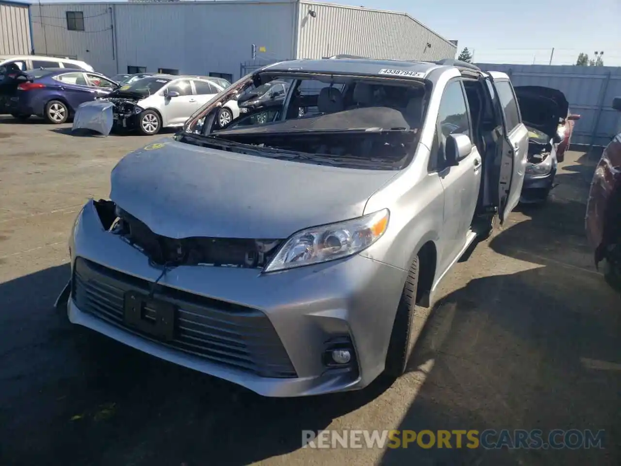 2 Photograph of a damaged car 5TDYZ3DC6LS041779 TOYOTA SIENNA 2020