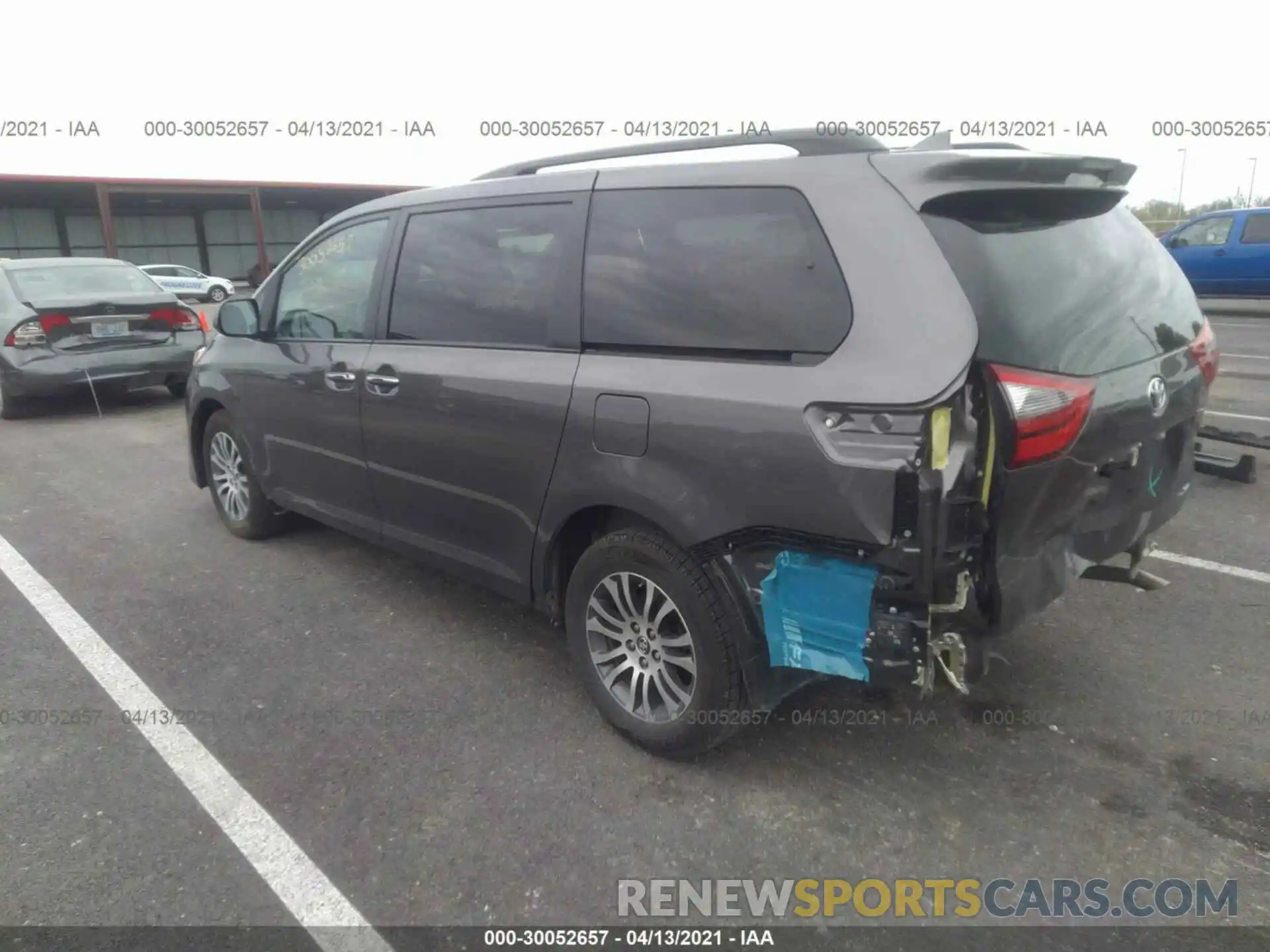 3 Photograph of a damaged car 5TDYZ3DC6LS044942 TOYOTA SIENNA 2020