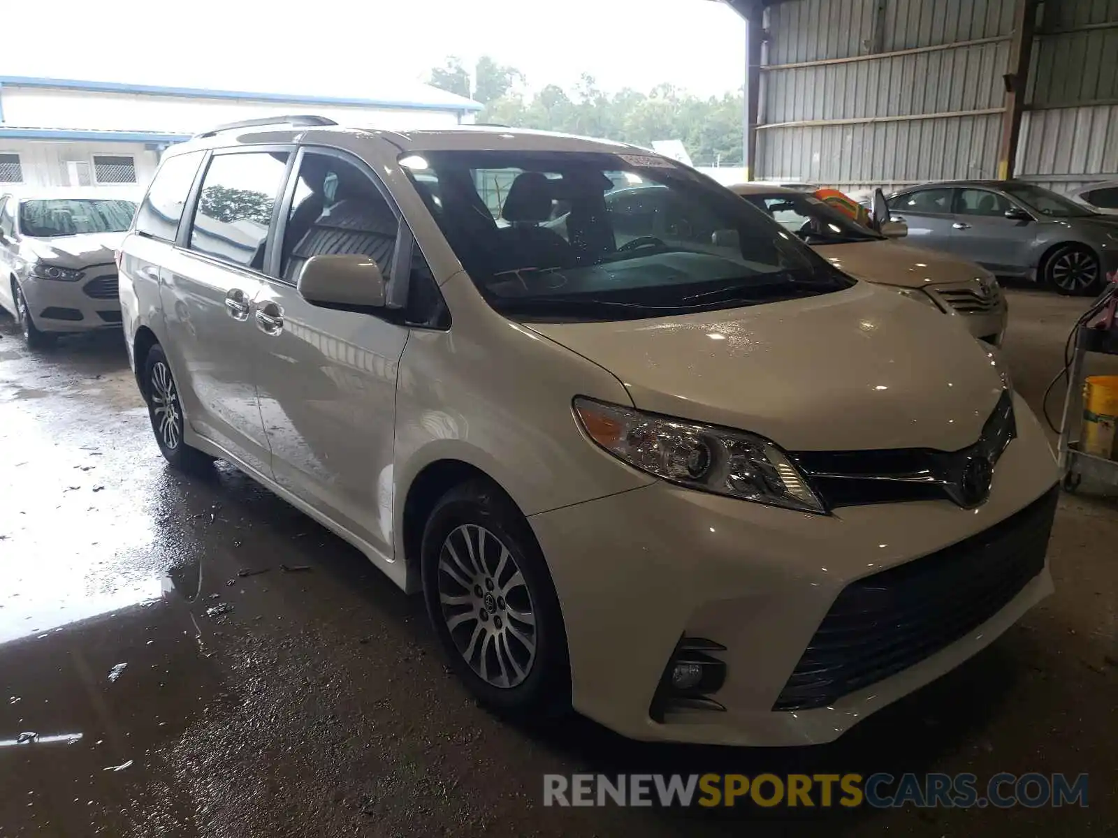 1 Photograph of a damaged car 5TDYZ3DC6LS045038 TOYOTA SIENNA 2020