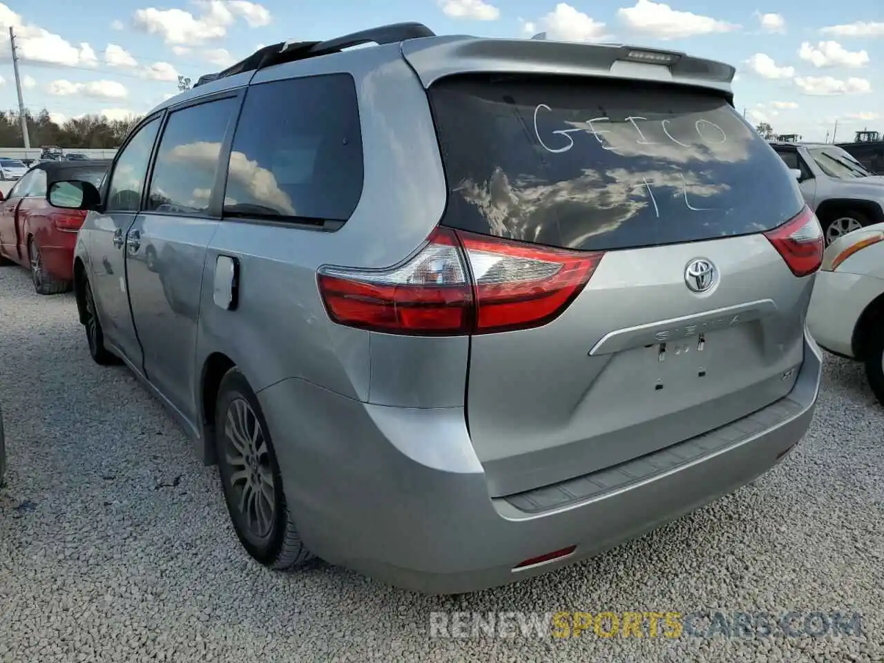 3 Photograph of a damaged car 5TDYZ3DC6LS047436 TOYOTA SIENNA 2020