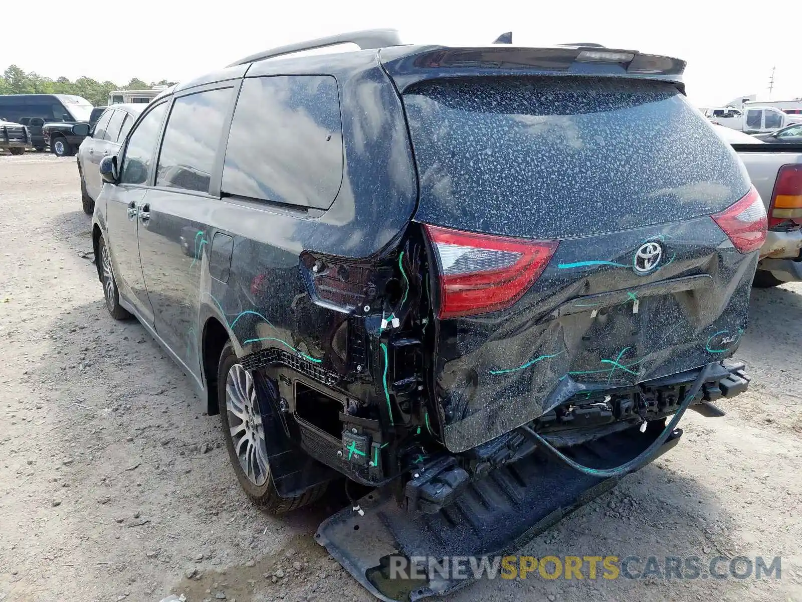 3 Photograph of a damaged car 5TDYZ3DC6LS049123 TOYOTA SIENNA 2020