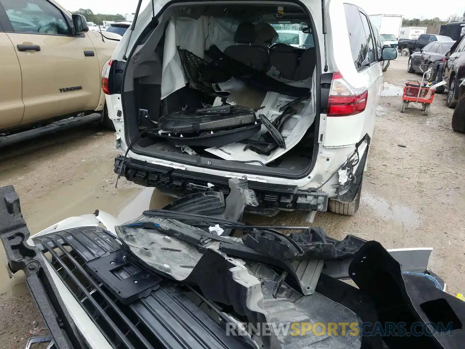 9 Photograph of a damaged car 5TDYZ3DC6LS049364 TOYOTA SIENNA 2020