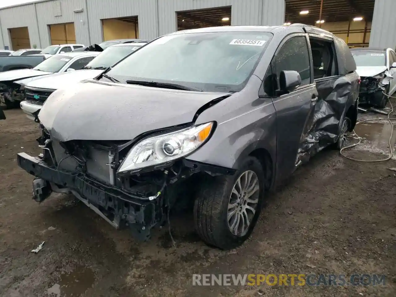 2 Photograph of a damaged car 5TDYZ3DC6LS052443 TOYOTA SIENNA 2020