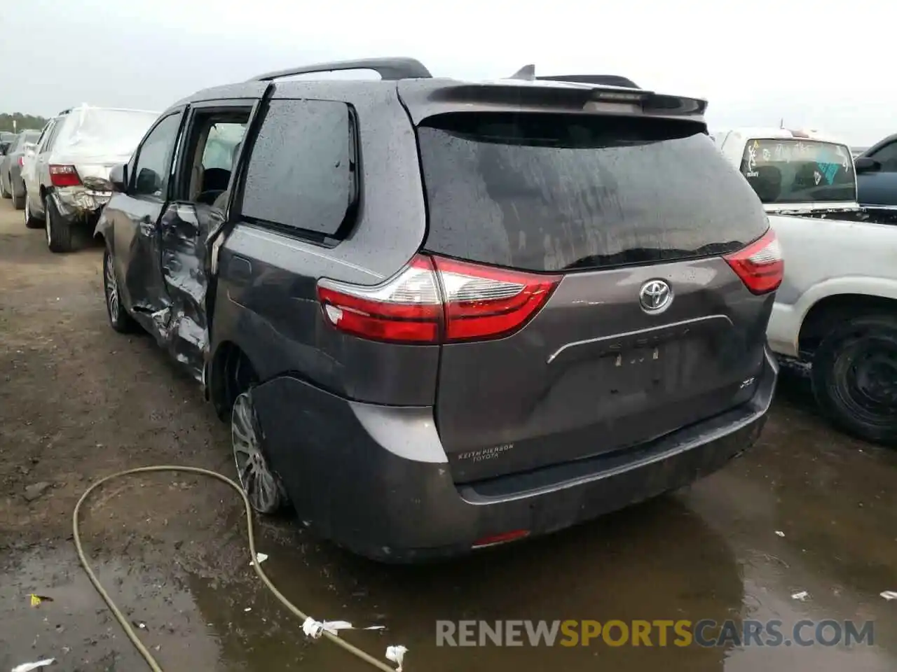 3 Photograph of a damaged car 5TDYZ3DC6LS052443 TOYOTA SIENNA 2020