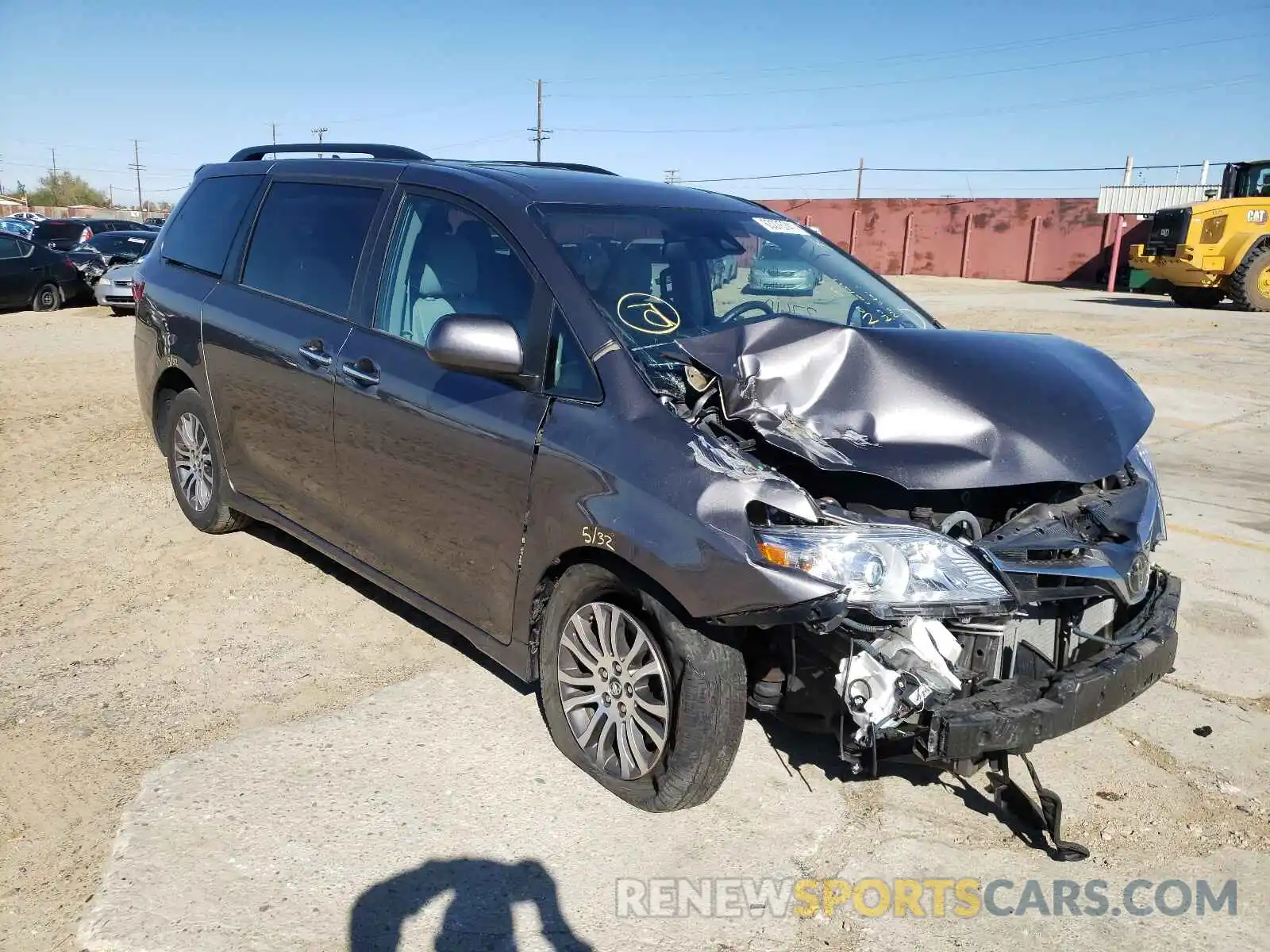 1 Photograph of a damaged car 5TDYZ3DC6LS054130 TOYOTA SIENNA 2020