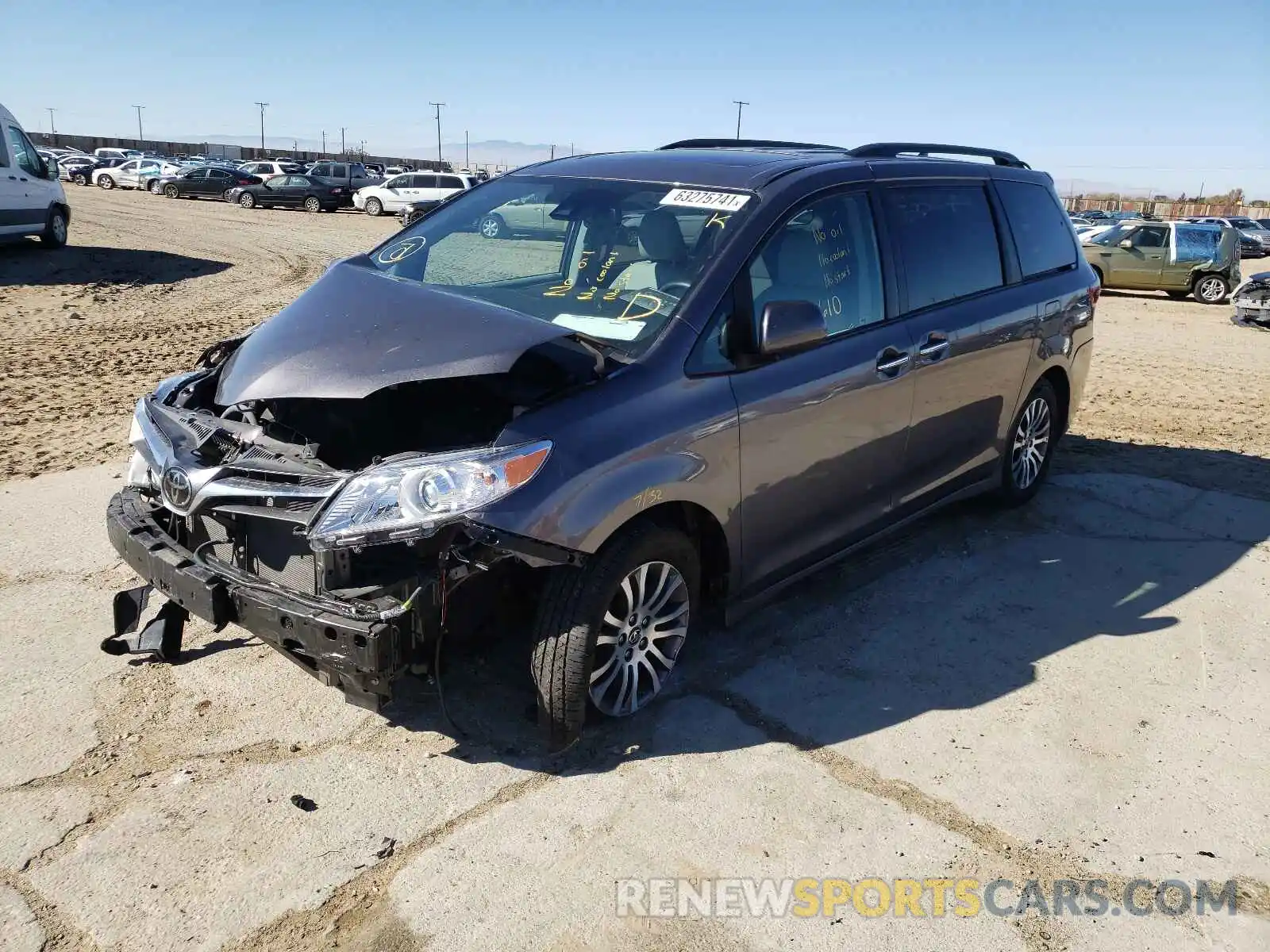 2 Photograph of a damaged car 5TDYZ3DC6LS054130 TOYOTA SIENNA 2020