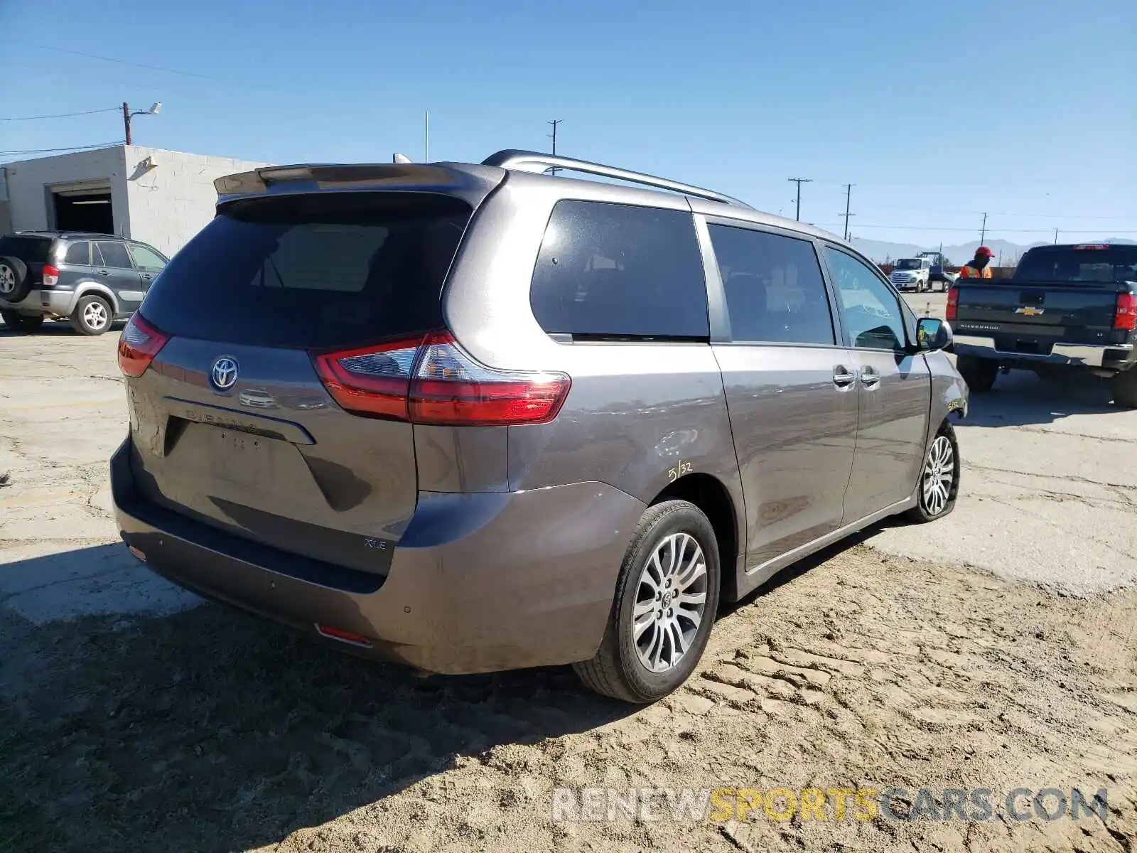 4 Фотография поврежденного автомобиля 5TDYZ3DC6LS054130 TOYOTA SIENNA 2020