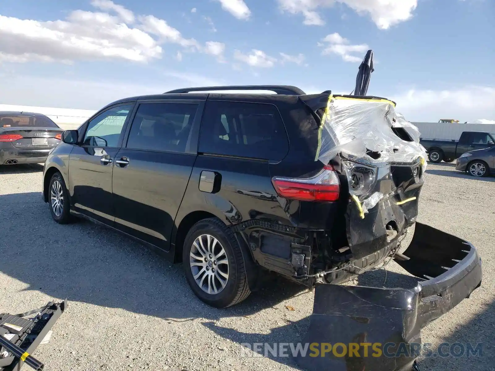 3 Photograph of a damaged car 5TDYZ3DC6LS054919 TOYOTA SIENNA 2020